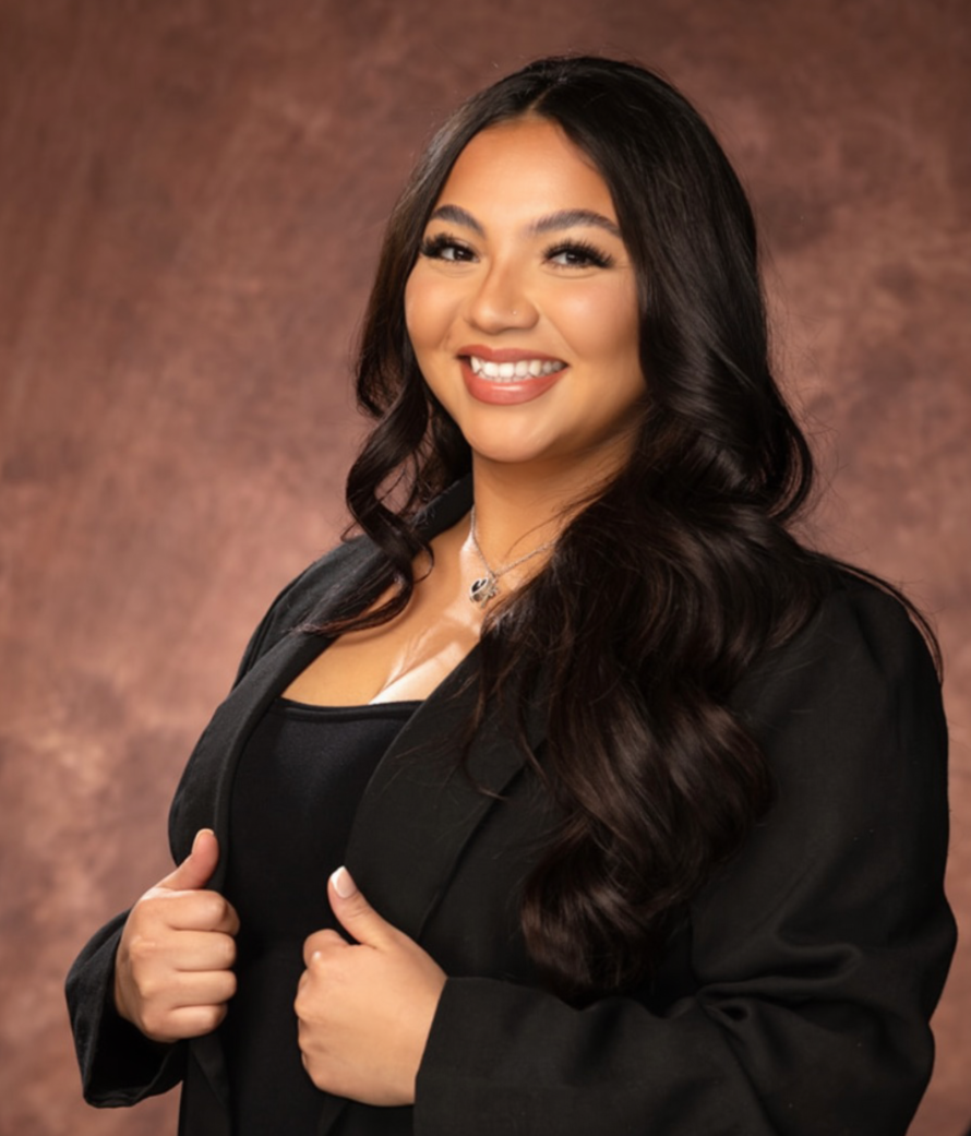 headshot of Hailey Hernandez at phigment beauty lounge