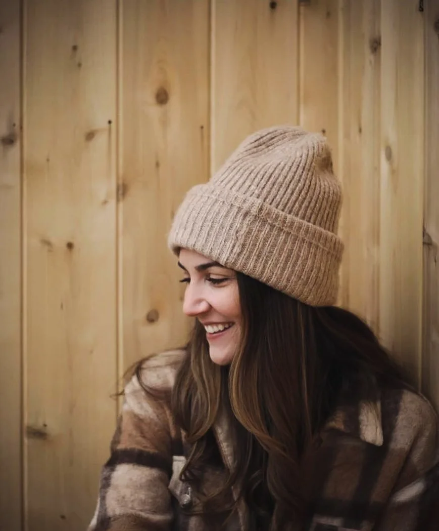 What does working with me look like?
I modify my approach to suit each person’s unique needs but here I share an general perspective of how I work.
My approach aims to uncover roots. We work with where it all began so that you can develop dee