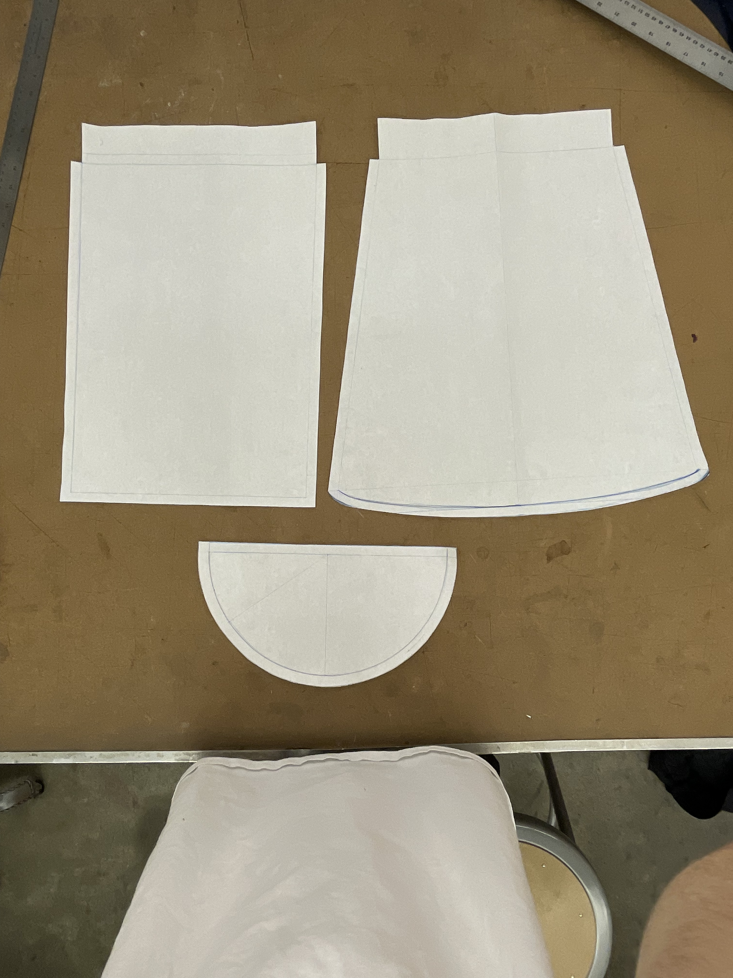 I found that although I enjoy the convenience of drawstring bags, I have a few issues with how they interact with the human body. I used large metal chain-links as "straps" for the bag because their weight and width prevent shoulder slipping. I disco