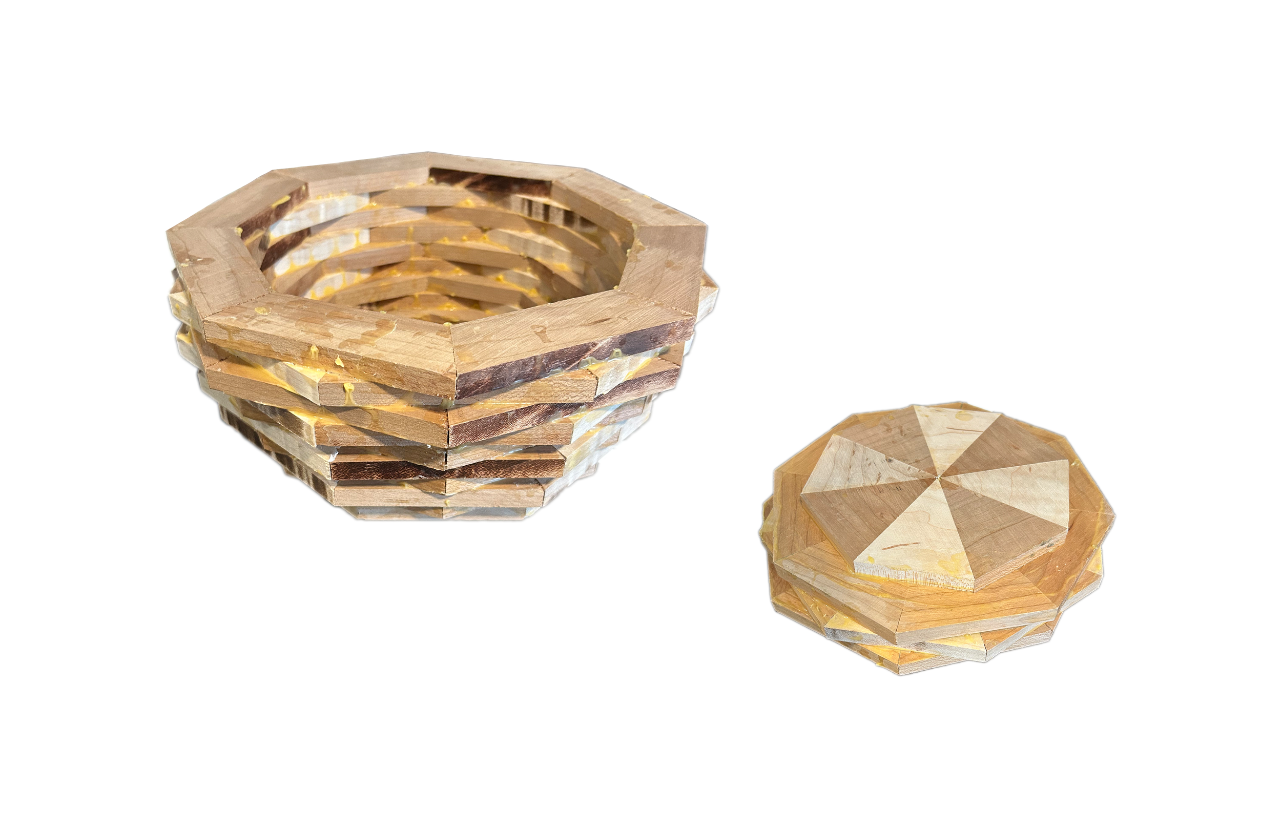 Looking to innovate a kitchen product, I interviewed several home cooks and found frustrations with colanders, including annoyances cleaning them and their ugly visual appearance, both stemming from their numerous of holes. I thought of ways to simpl