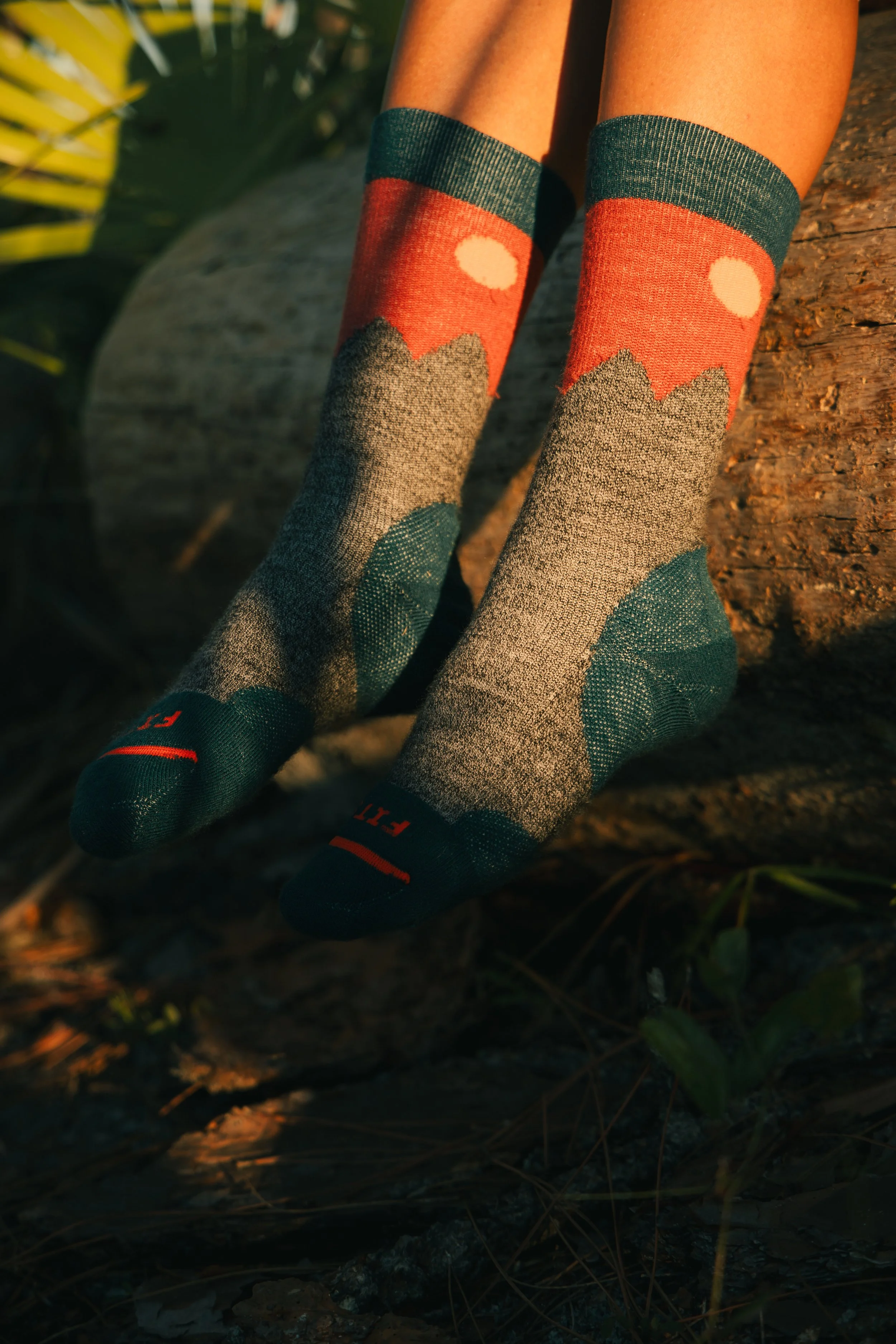 ROAM_Outdoor_Sock_Brand (32).jpg