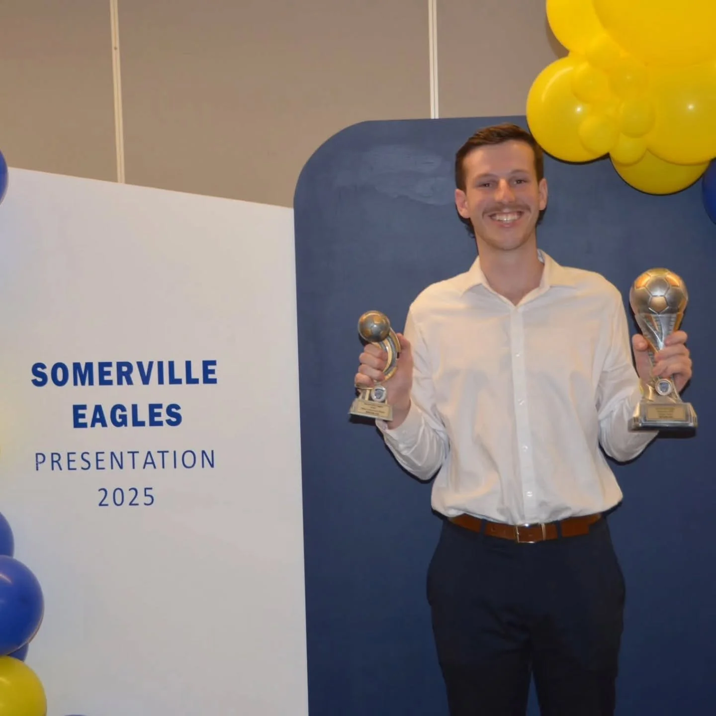 Your Somerville Eagles Reserves Award Winners:

Players Player - @devlin_lee_
Best and Fairest - @thereal_beadle 
Coaches Award - @ben.simmo 

Thank you to @natalia_eventstyling for the brilliant balloon garland!

#sesc 🦅