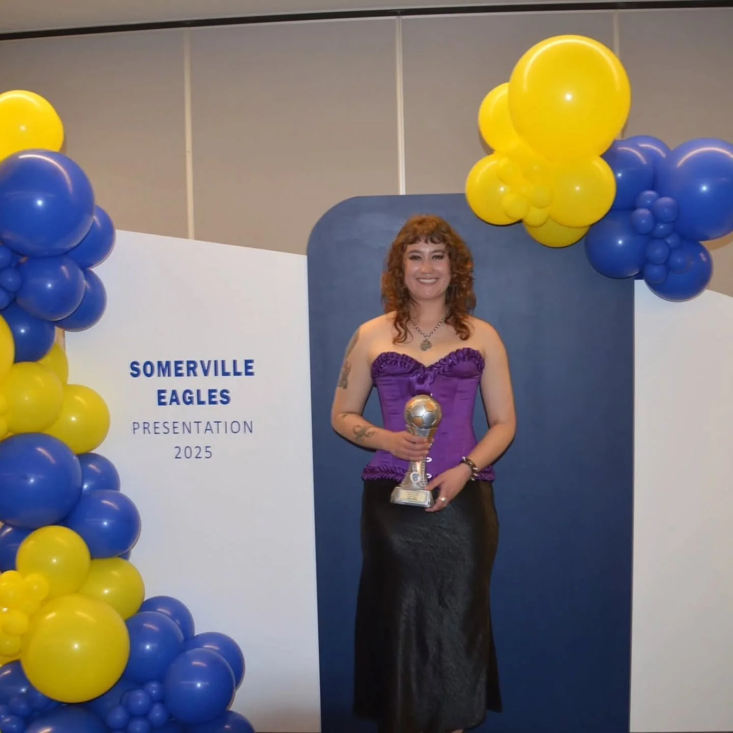 Your Somerville Eagles Womens Award Winners:

Players Player - @fatpixiiie
Best and Fairest -  @bryony5678
Coaches Award - @xskyline12x and @verenisee_s

Thank you to @natalia_eventstyling for the brilliant balloon garland!

#sesc 🦅