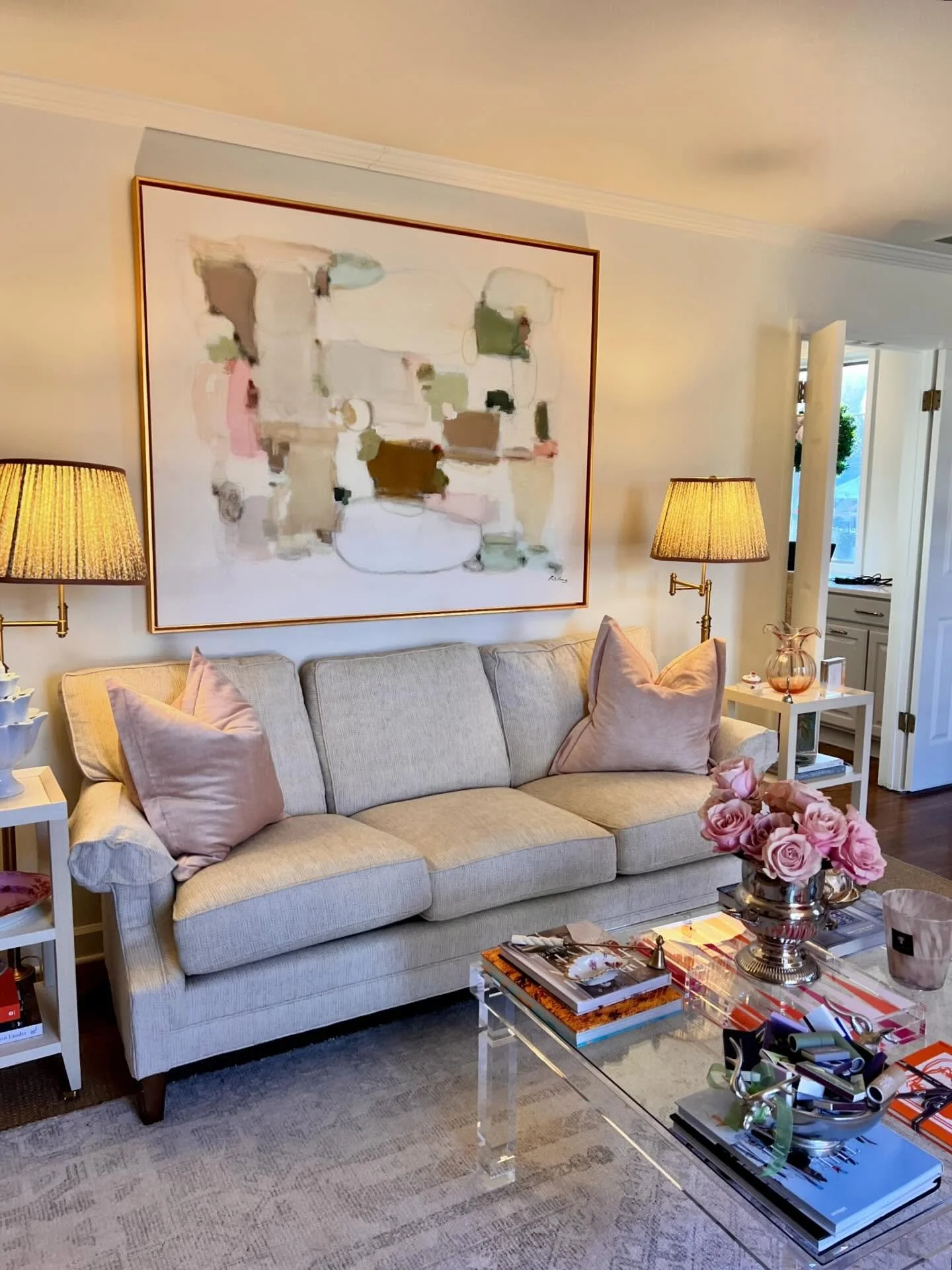 in love w this piece in its new home🥰

#abstractart #blush #southernhome #interiordesign #originalart