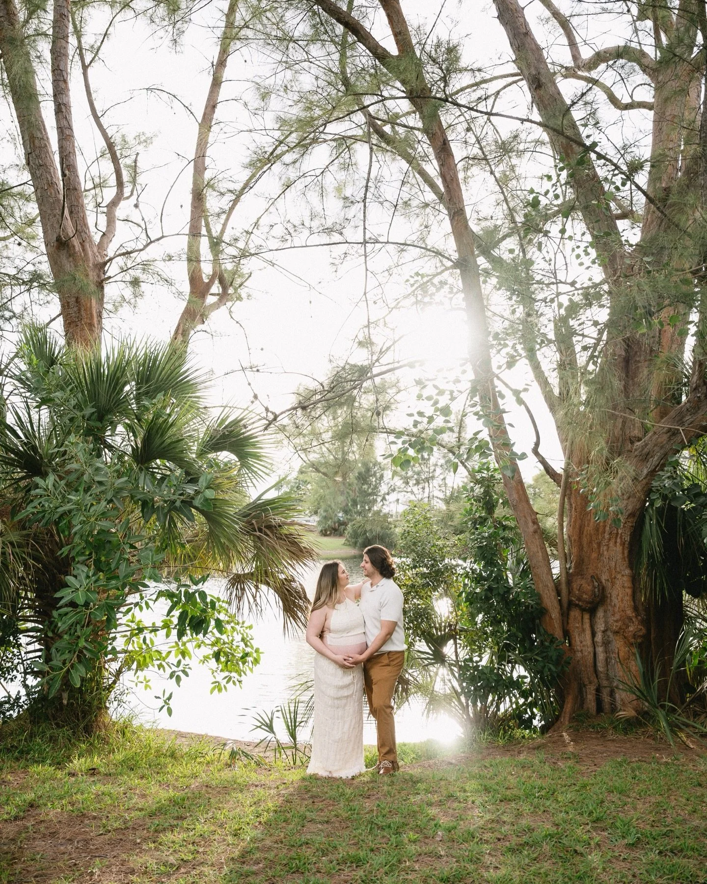 Sweet, simple little maternity session ❤️

#miamiphotographer #floridaphotography #floridaweddingphotographer #miamiweddingphotographer #maternityphotos
