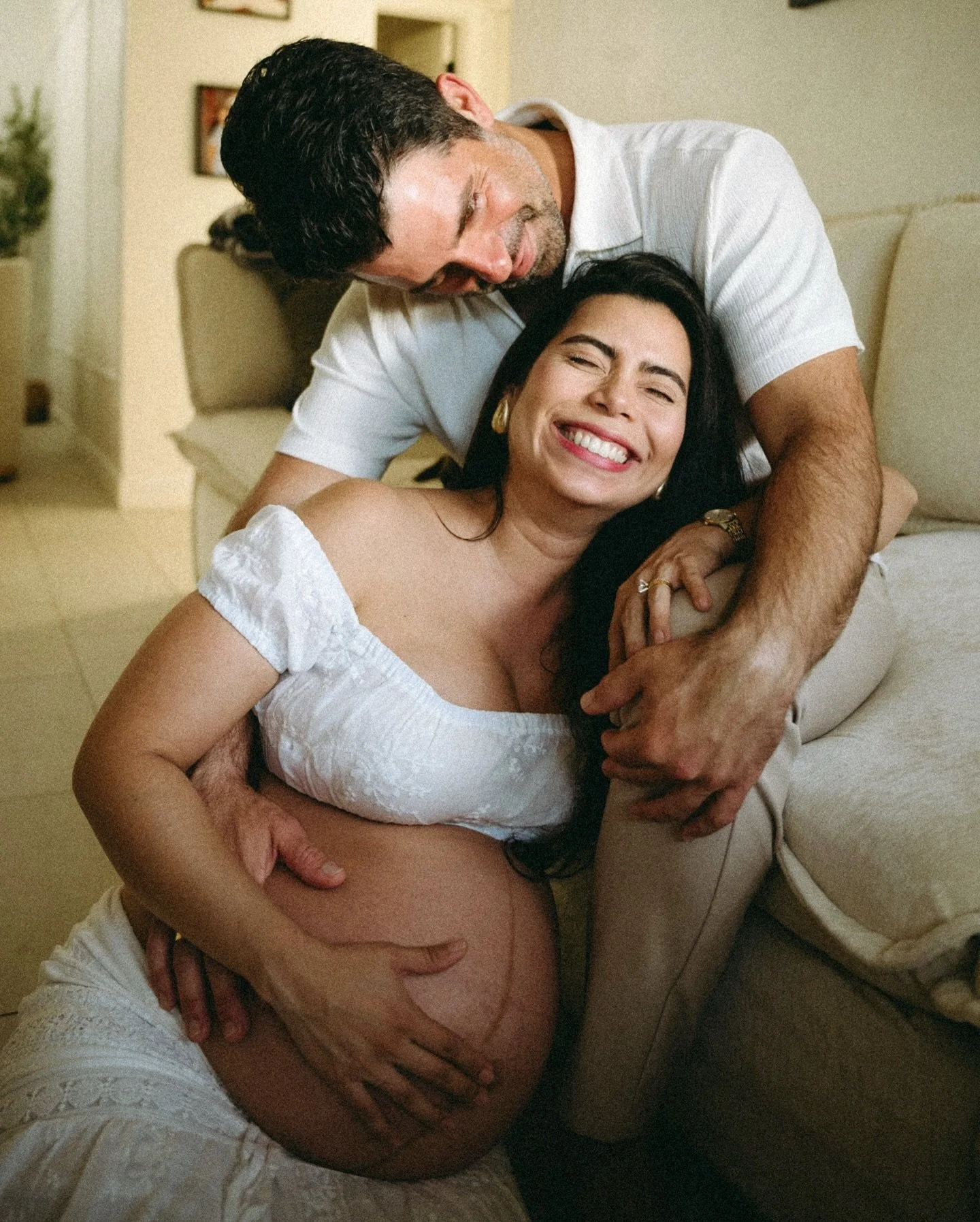 Looove taking photos at home! So special ❤️ (shoutout to the real MVP, the AirPods)

#maternityphotos #miamifamilyphotographer #miamiphotographer #miamimaternityphotographer #southfloridaphotographer