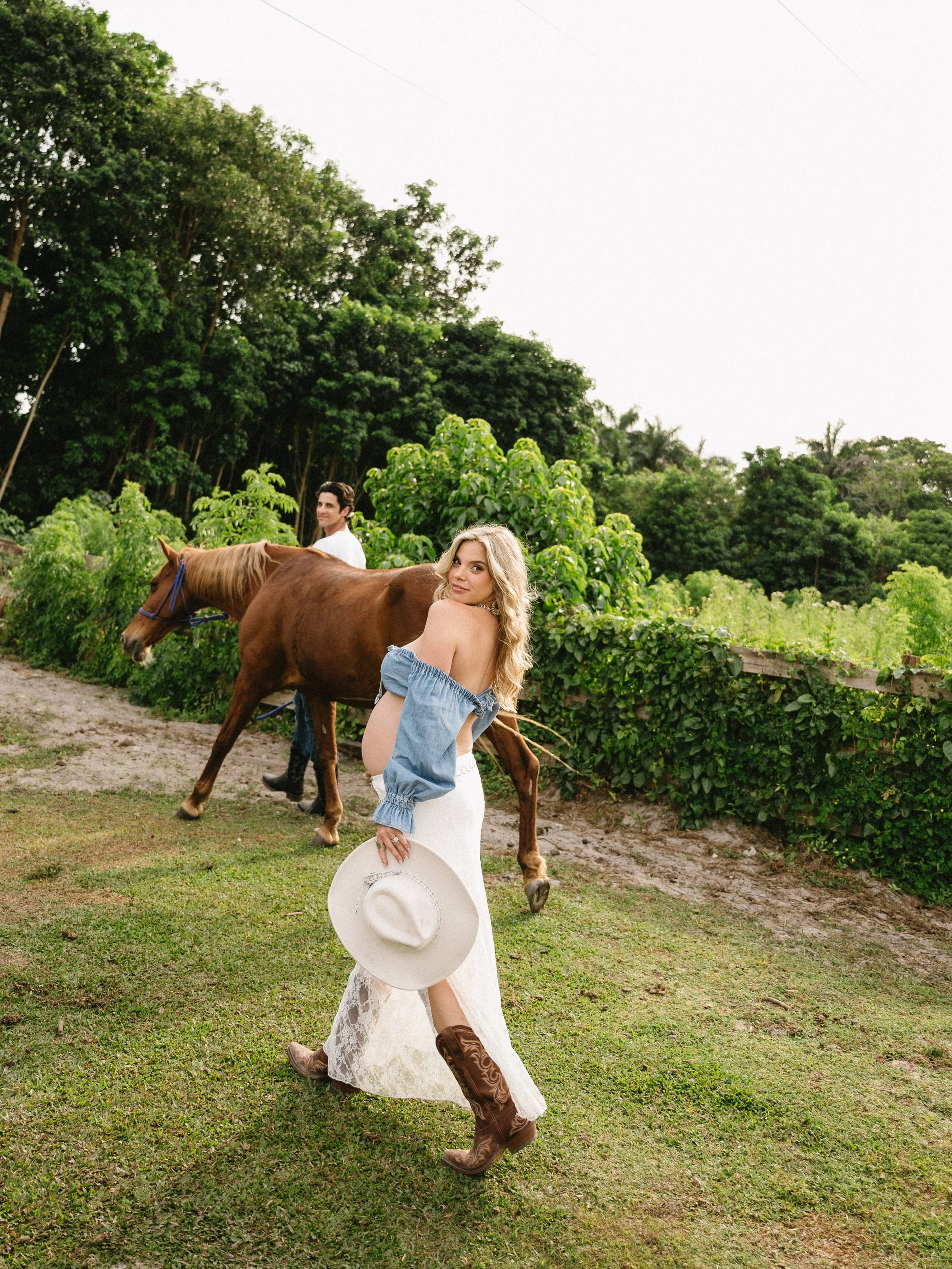 Loved this shoot so much! Only took me a year to post it&hellip; One day I&rsquo;ll get better at posting 🙃

#maternityshoot #miamimaternity #miamiphotographer #miamifamilyphotographer #miamimaternityphotographer