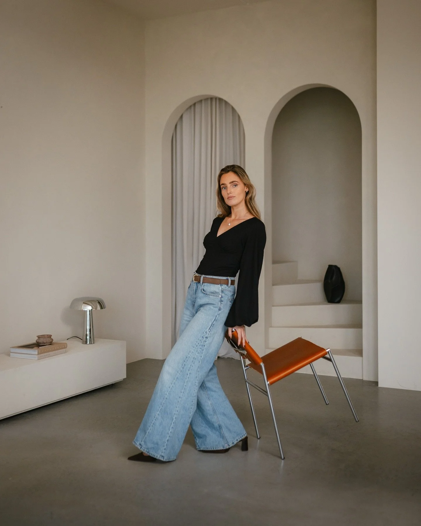 New month, nieuw item 🪑

Vorige week hebben we twee van deze iconische Martin Visser eetkamerstoelen aan de studio toegevoegd. Met een minimalistisch en tijdloos Dutch design en strakke lijnen geeft deze stoel het contrast waar we zo van houden 🔥

