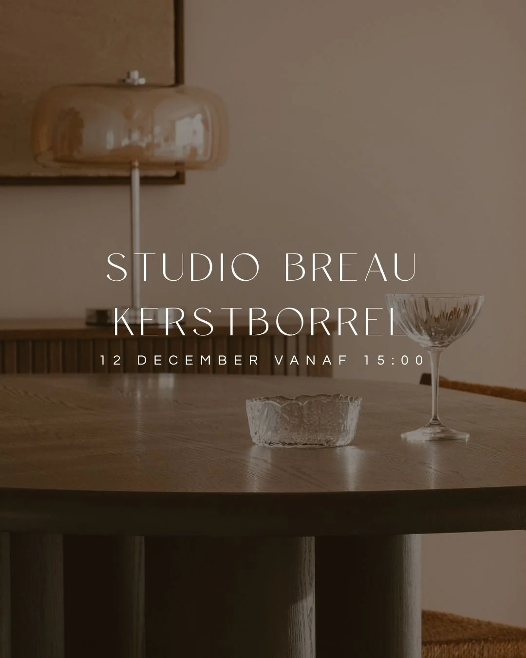 Vrijdag 12 december is de Studio Breau Kerstborrel. Hier ontmoet je andere ondernemers, freelancers en creatievelingen, wissel je idee&euml;n uit of praat je gewoon lekker bij. Even ontspannen, lachen, ervaringen delen of samen plannen maken voor vol