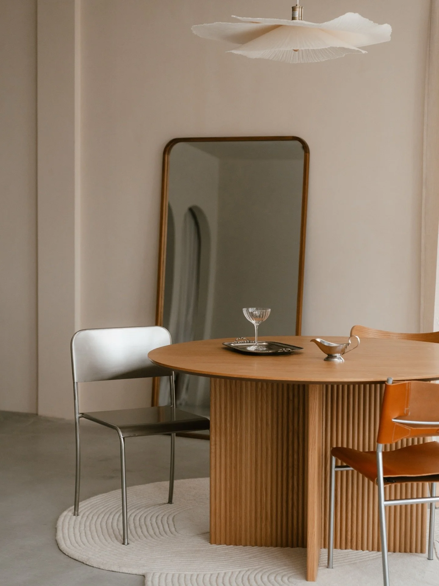 Recent shot from the studio. Zelfs op deze dik bewolkte dagen voor kerst is er genoeg mooi licht in de studio voor je volgende shoot of productie 📸

#daglichtstudio #shootlocatie #brandingfotograaf