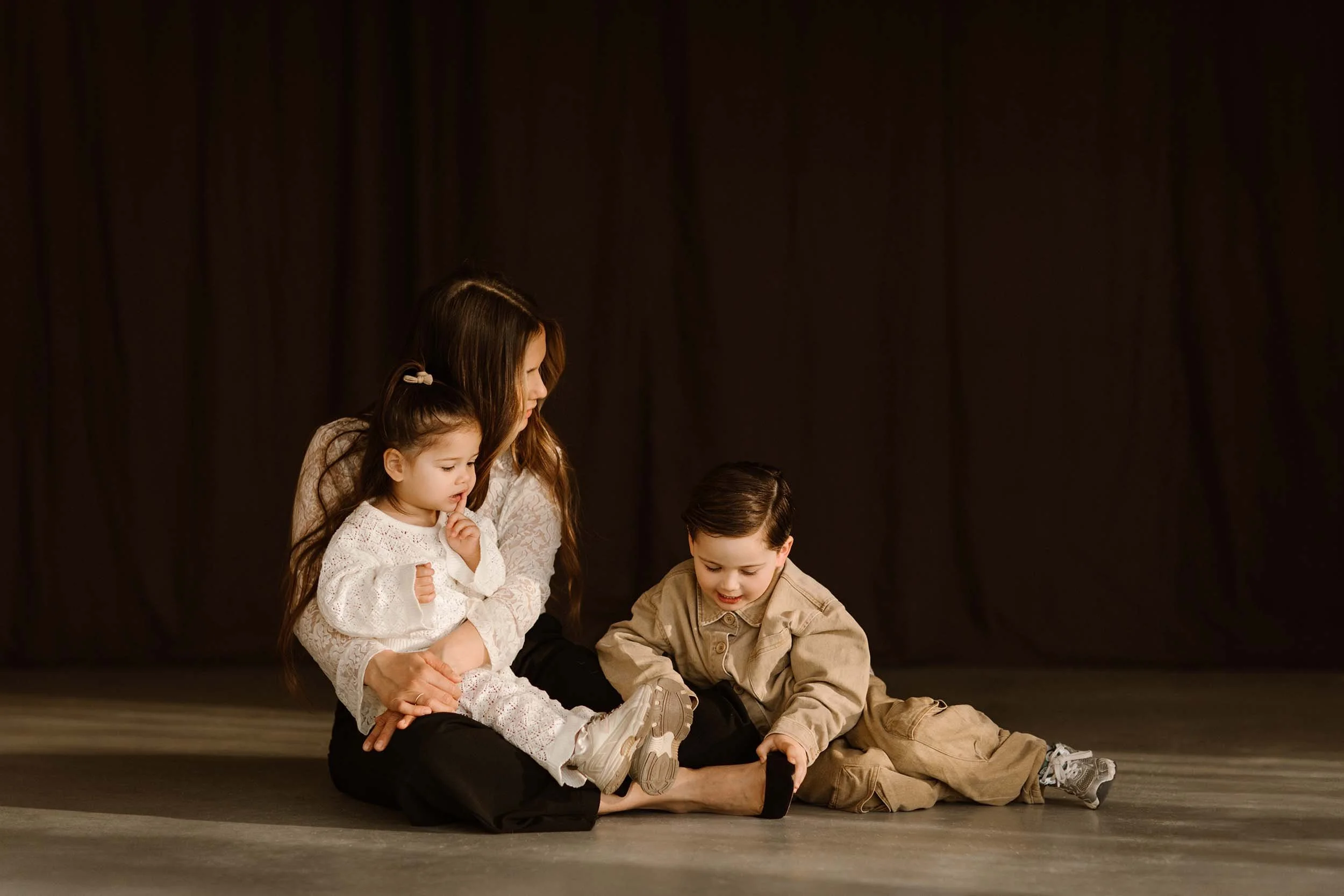 Motherhood sessies - By Loes Nooitgedagt