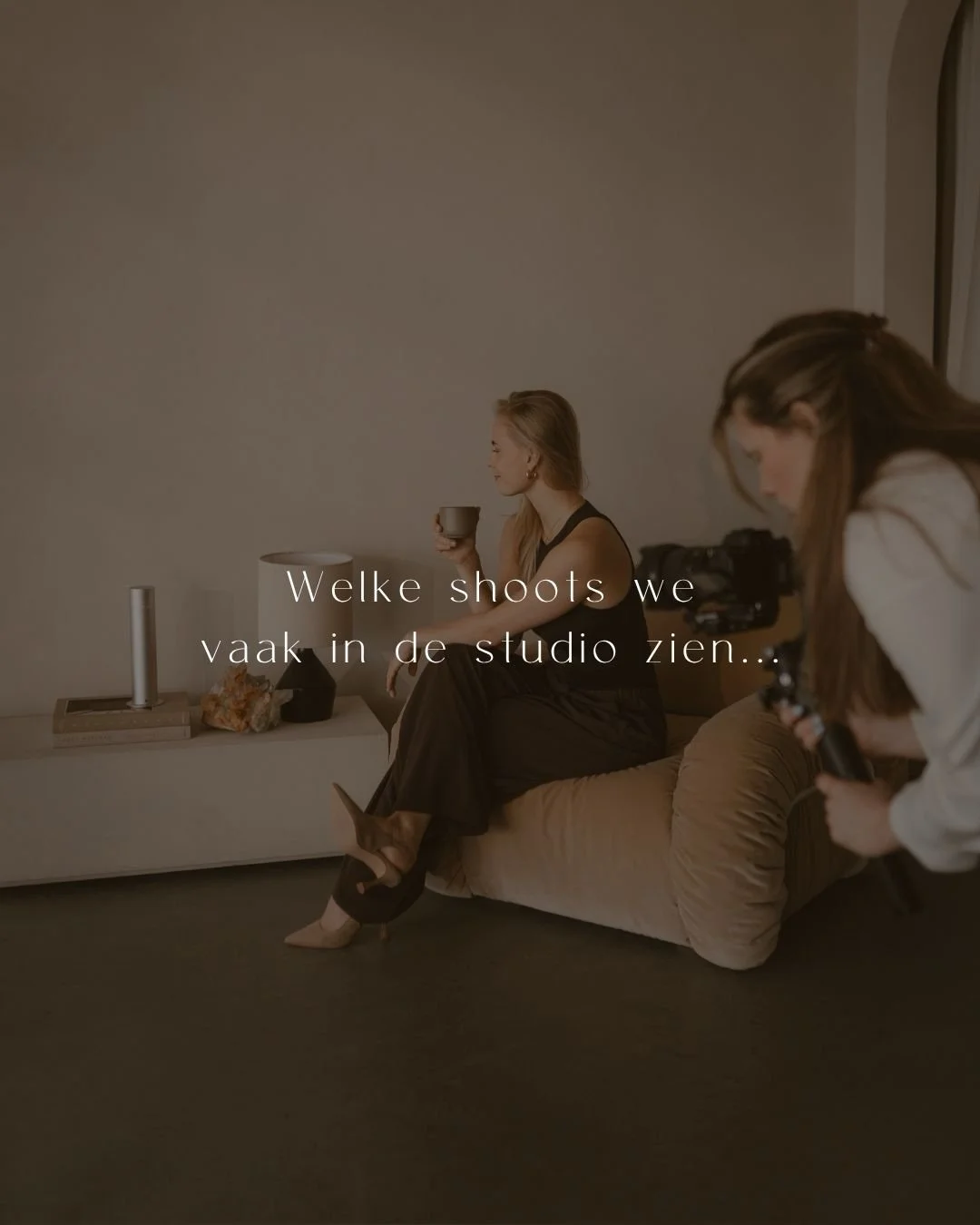Wist je dat onze daglichtstudio door klanten uit heel Nederland geboekt wordt? 

We zien veel ondernemers die de studio gebruiken als canvas voor hun brandingshoot, merken die hun producten in beeld brengen, fotografen die minishoots organiseren en c