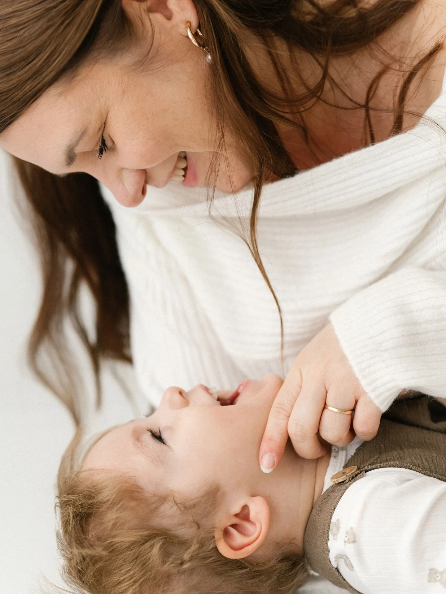 Sain viime viikolla n&auml;&auml; @janitalaaksonenphotography ❤️ ottamat, aivan ihanat kuvat musta ja mun vauvasta❤️❤️❤️
Muutamaa kuvaa katsoessani huomasin ajattelevani miten ja miss&auml; ihmeen v&auml;liss&auml;, susta rakas tuli jo noin iso? Jala