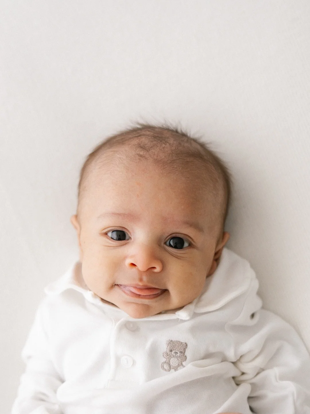 Oi miten suloisen pienen sainkaan eilen kuvata😍 vaikka vauva olisi jo muutaman viikon ik&auml;inen ja haaveilet vauvakuvista niin ei todellakaan oo my&ouml;h&auml;ist&auml;, saadaan varmasti aiiiivan ihanat kuvat teille muistoksi❣️ laita viesti&auml