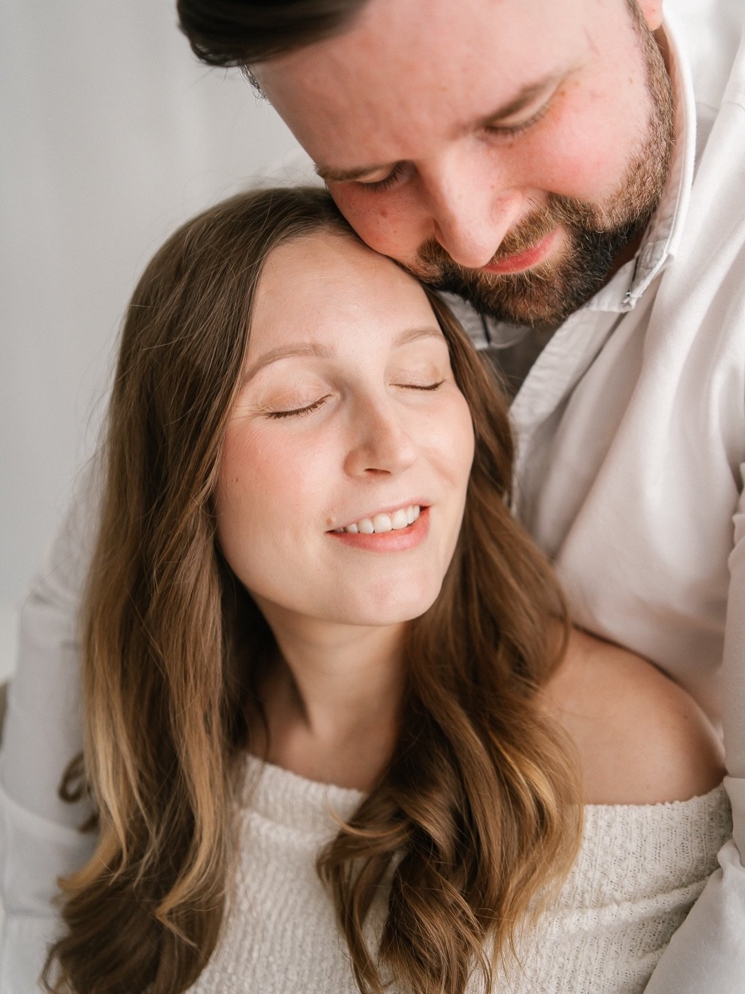 M&auml; osallistuin t&auml;n&auml;&auml;n hapanjuurileivonta-kurssille ja Oi vitsit miten kiva aamup&auml;iv&auml; meill&auml; oli. Nyt on oma juuri j&auml;&auml;kaapissa odottamassa seuraavia leivontakertoja ja kipin&auml; sytytetty t&auml;h&auml;n(