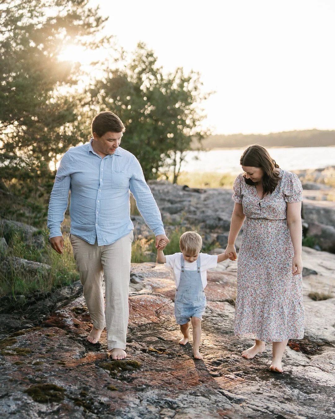 Kuvittele sun mieless&auml;😍

Kaunis kes&auml;ilta, n&auml;yt&auml;t upealta sun kes&auml;mekossa ja oot sun rakkaiden ymp&auml;r&ouml;im&auml;n&auml;. Tuuli tarttuu sun hiuksiin ja nautitte yhdess&auml;, oot onnellinen❤️

Okeokeoke, kun me kuvataan