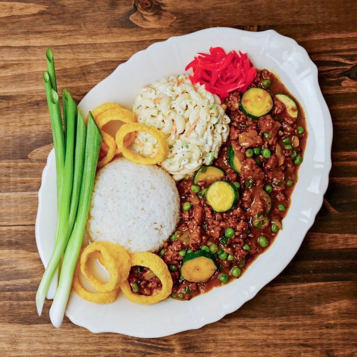 Hamburger curry with Funyus, Mac Salad, ginger and green onions