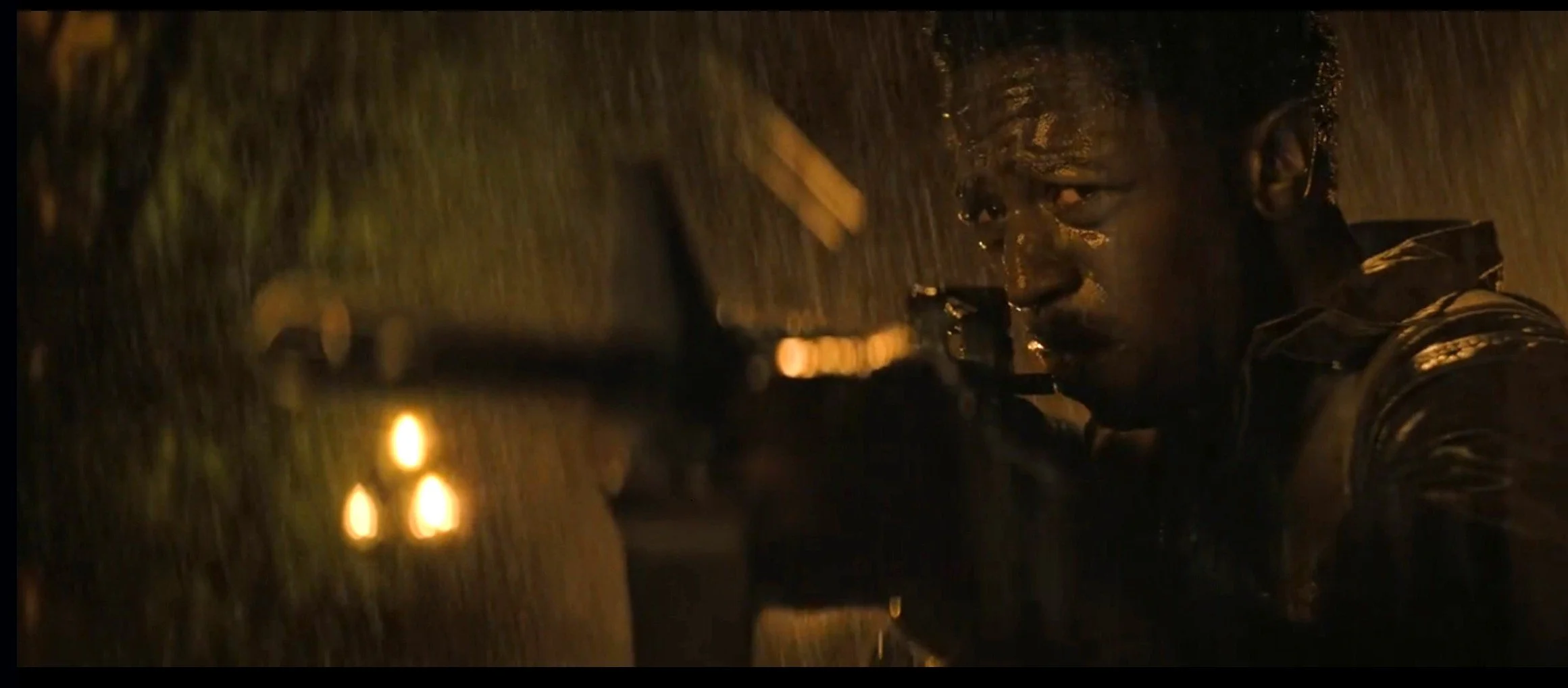 Ray holding gun on Mark Hamill