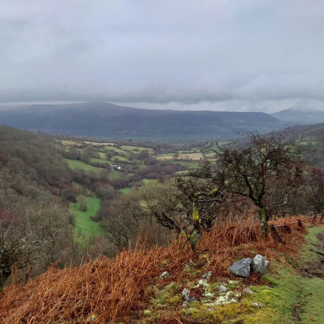 Following the trail down Cwm Llanwenarth from The Blorenge. We could see Pyscodlyn from here, nestled under the Sugarloaf #uskvalley #greatoutdoors #blorenge