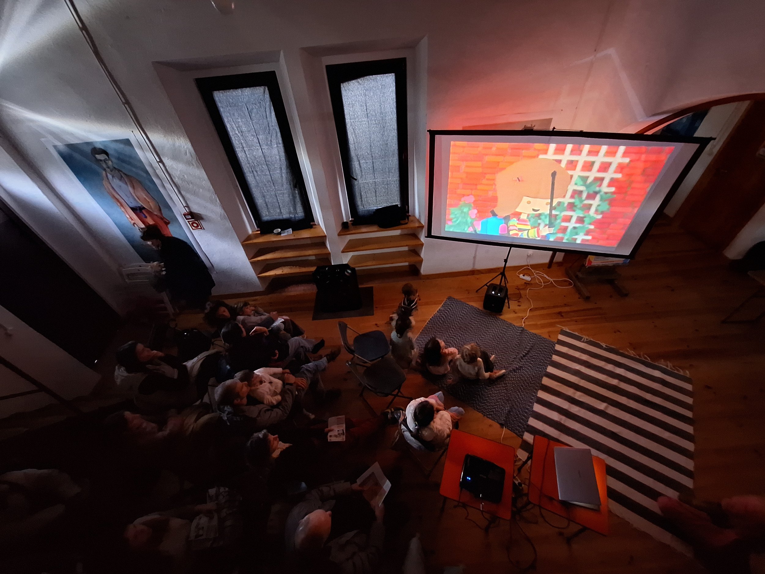 Filminhos infantis à solta pelo país, com a Zero em comportamento 