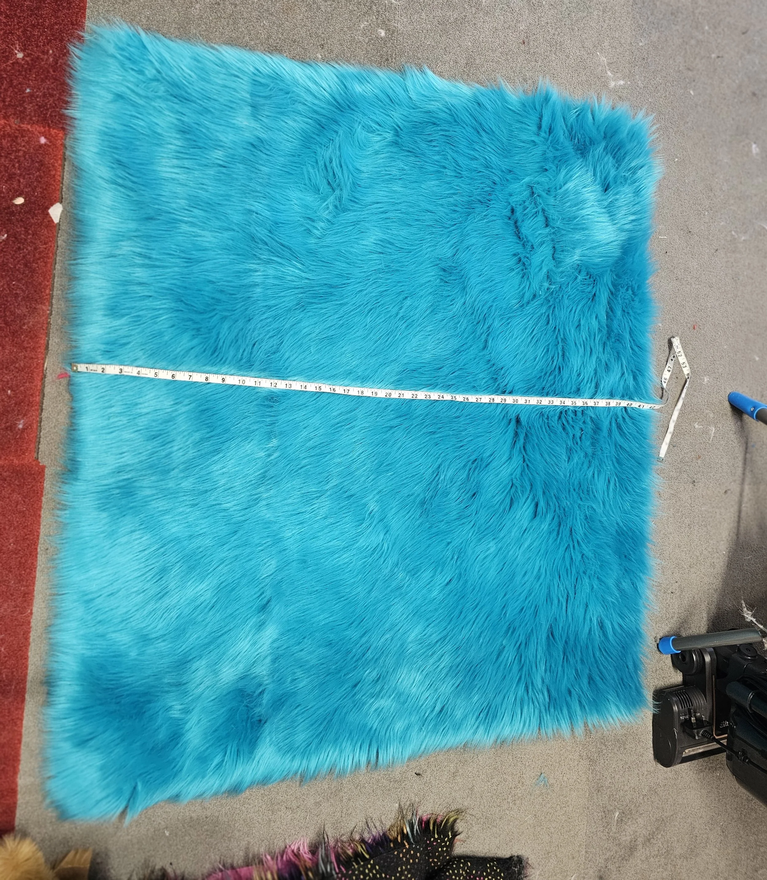 Dapper Cat Azure Blue - Approx 41" length