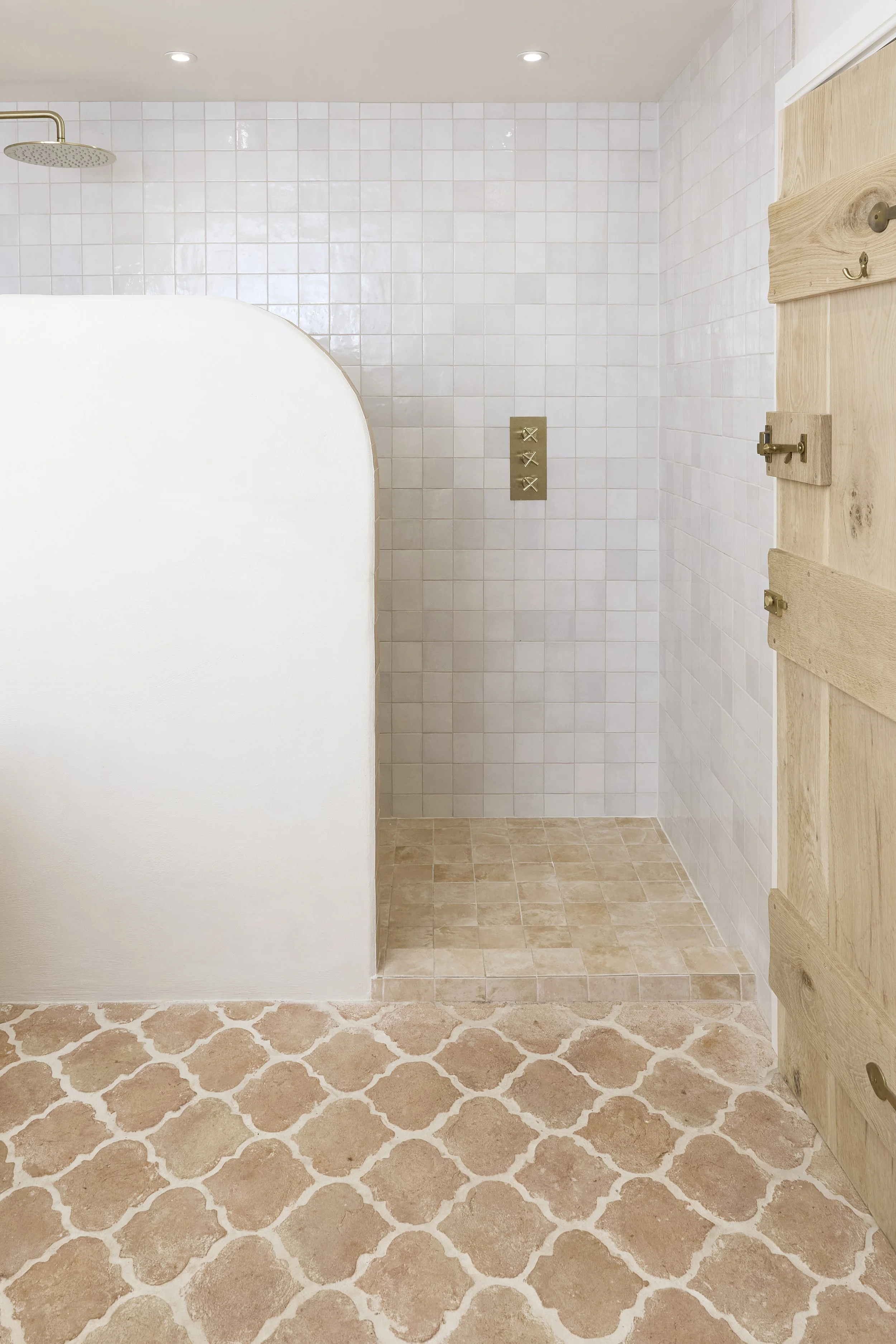 JJBathrooms-Bollowal Farm-Bathroom02-Maroc Porcelain Bianco & Marlborough Terracotta Arabesque-0Y3A1677.jpg