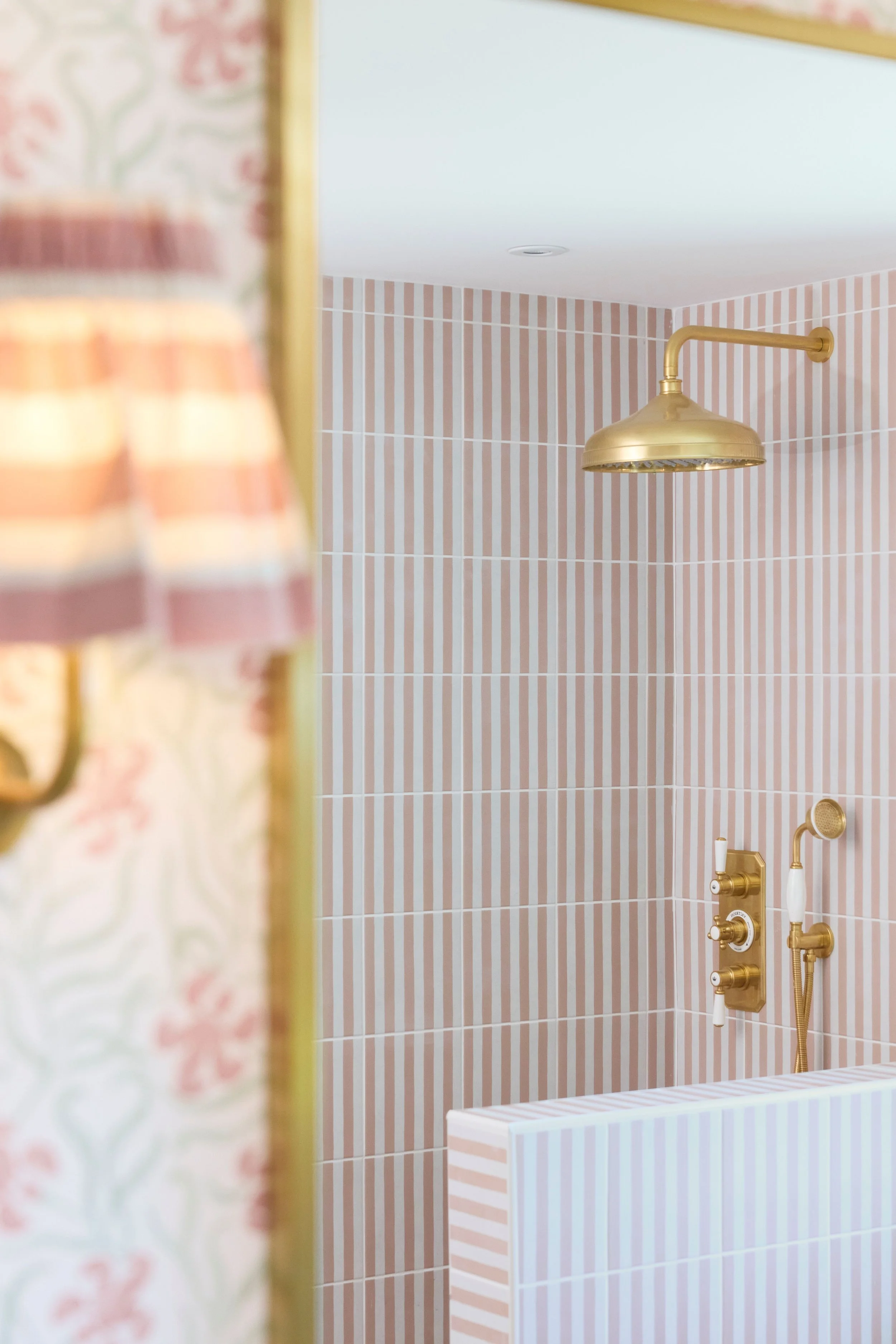 JJBathrooms-Bollowal Farm-Bathroom01-Deck Chair Porcelain Rose-3T8A4166.jpg