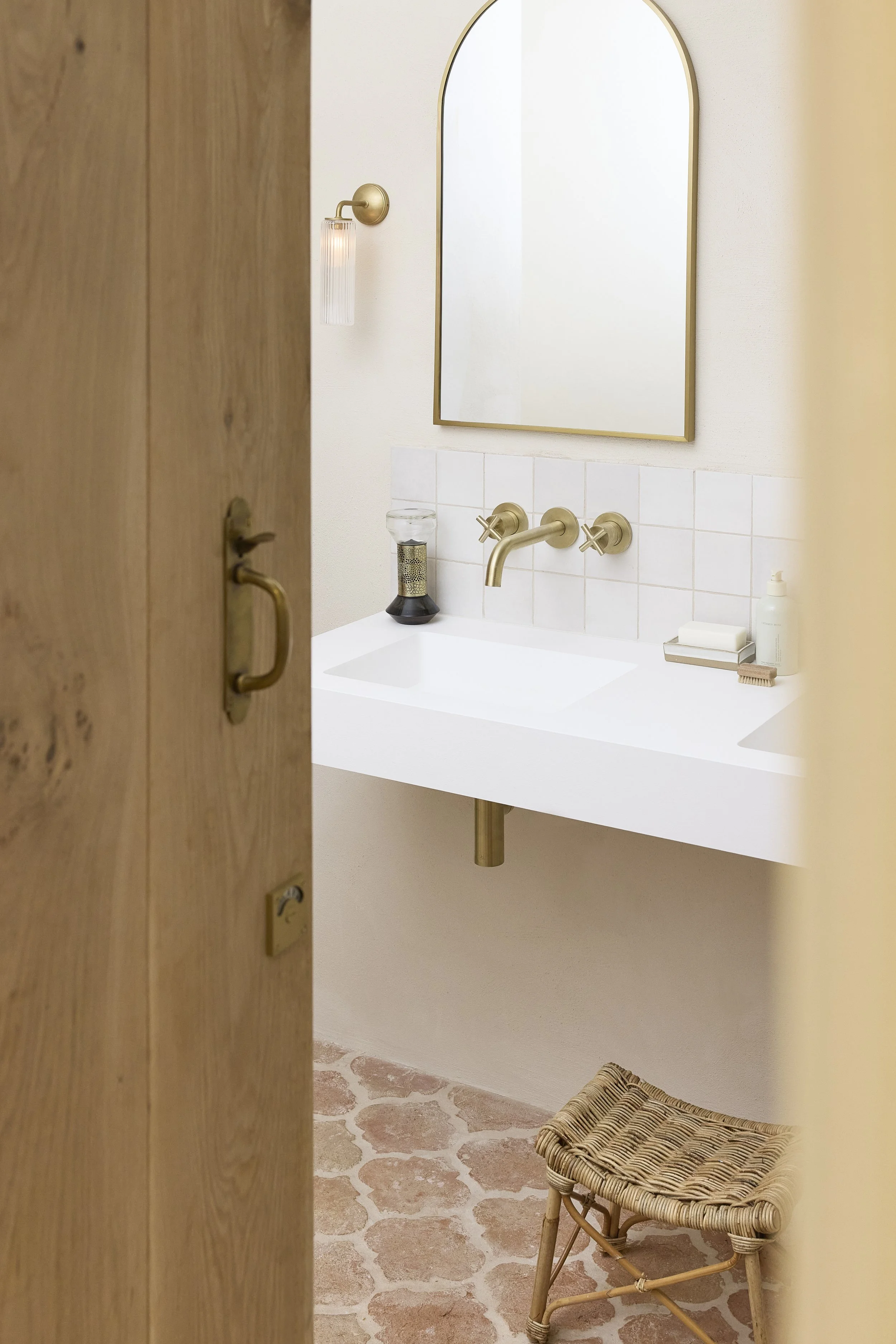 JJBathrooms-Bollowal Farm-Bathroom02-Maroc Porcelain Bianco & Marlborough Terracotta Arabesque-3T8A4246.jpg