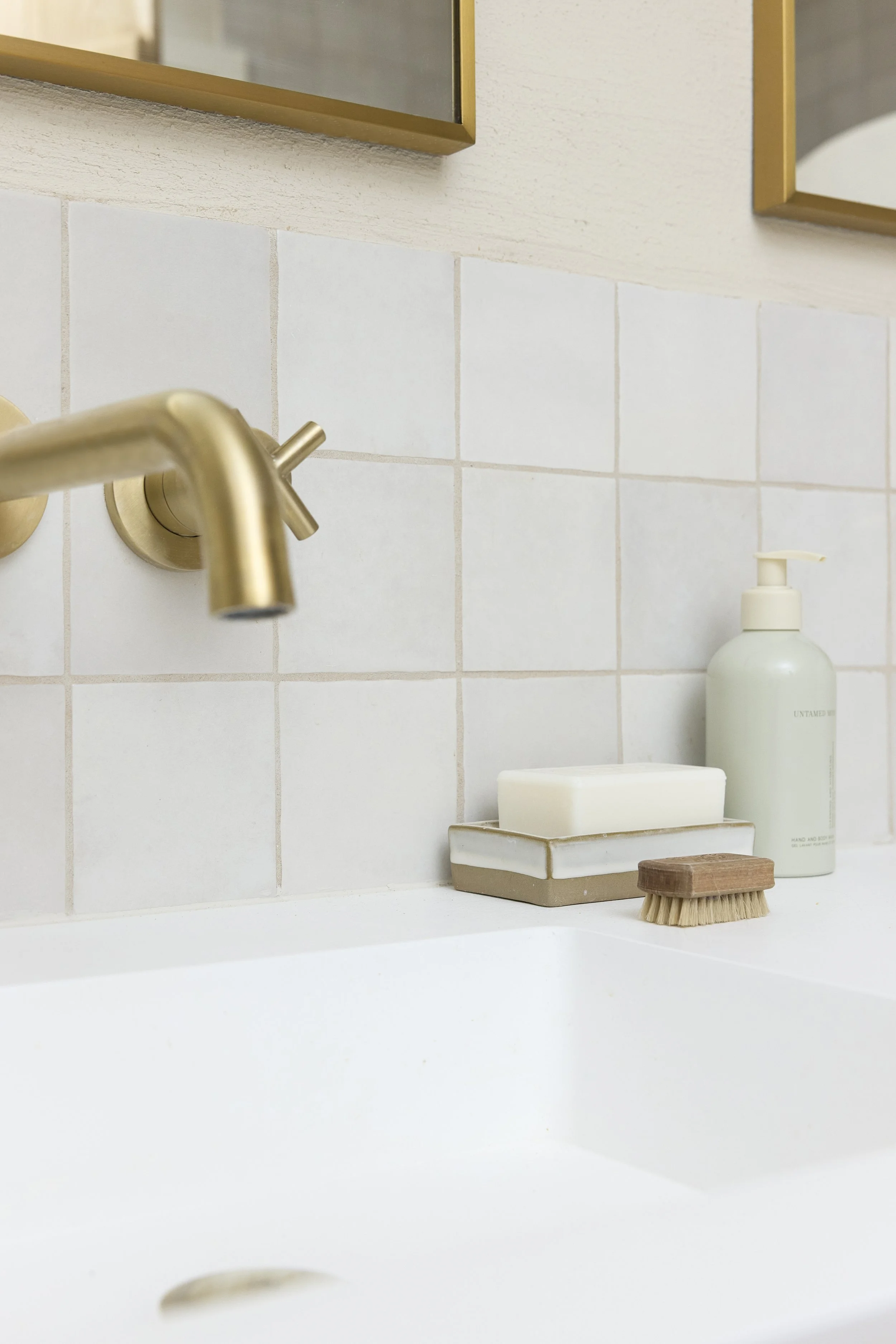 JJBathrooms-Bollowal Farm-Bathroom02-Maroc Porcelain Bianco & Marlborough Terracotta Arabesque-3T8A4284.jpg