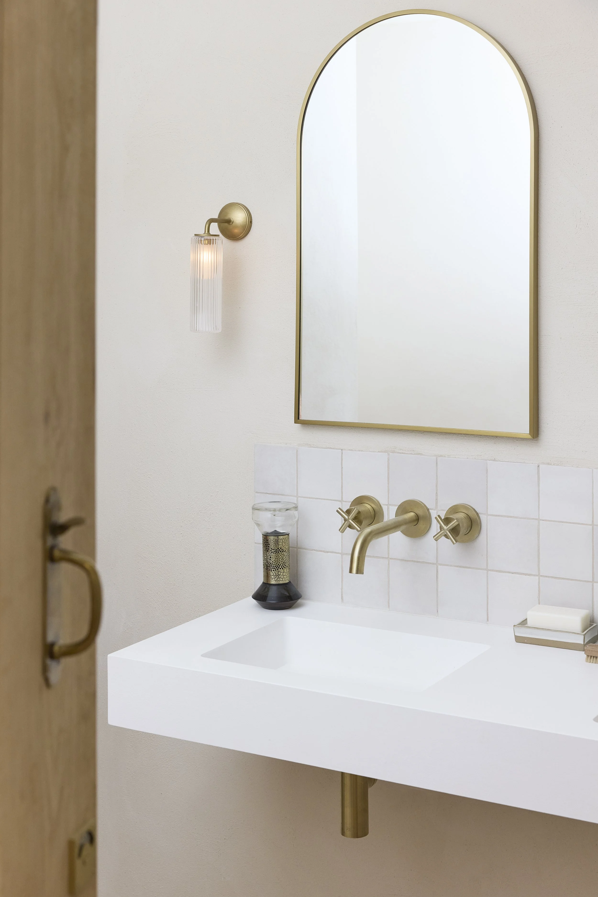 JJBathrooms-Bollowal Farm-Bathroom02-Maroc Porcelain Bianco & Marlborough Terracotta Arabesque-3T8A4258.jpg