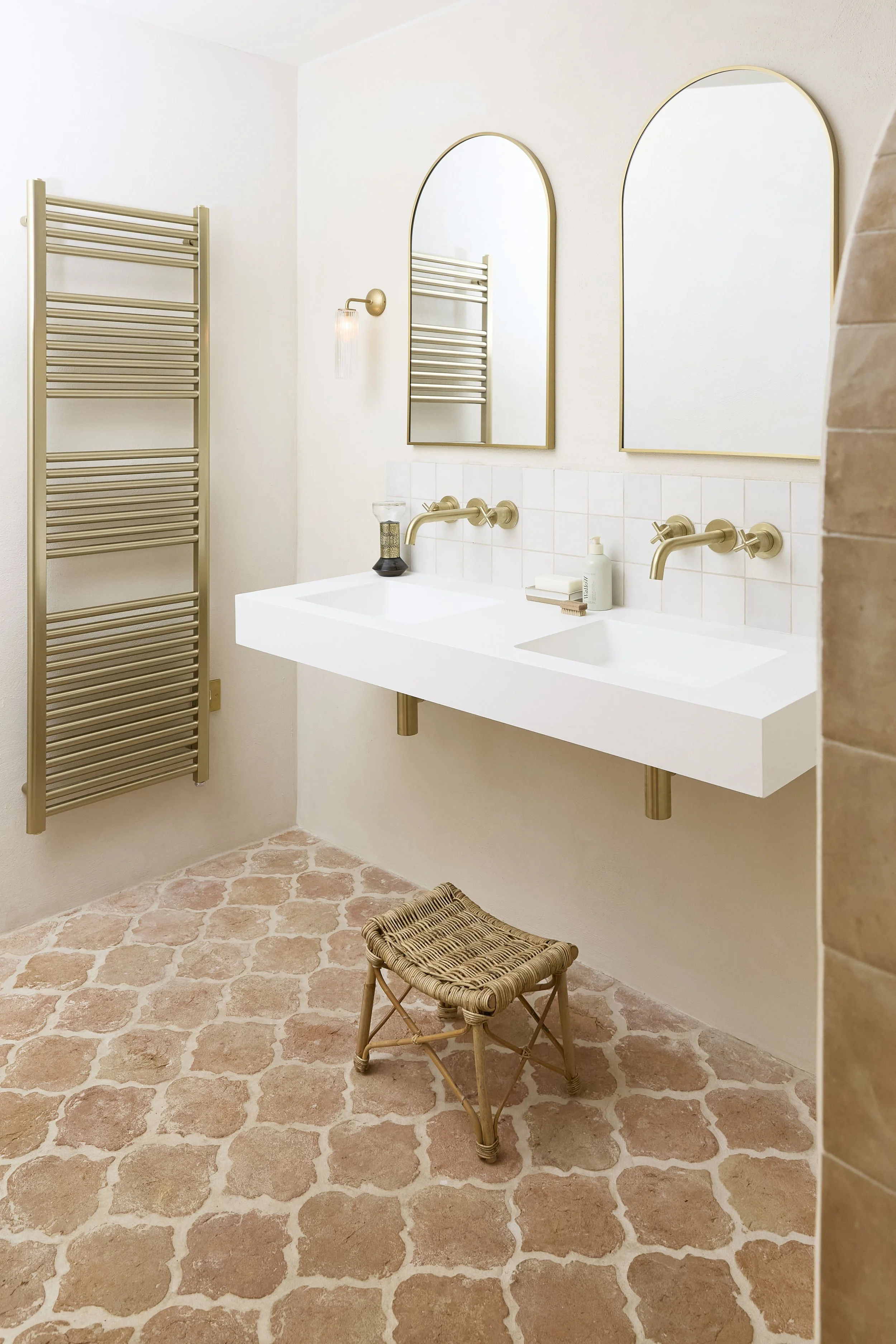 JJBathrooms-Bollowal Farm-Bathroom02-Maroc Porcelain Bianco & Marlborough Terracotta Arabesque-0Y3A1703.jpg