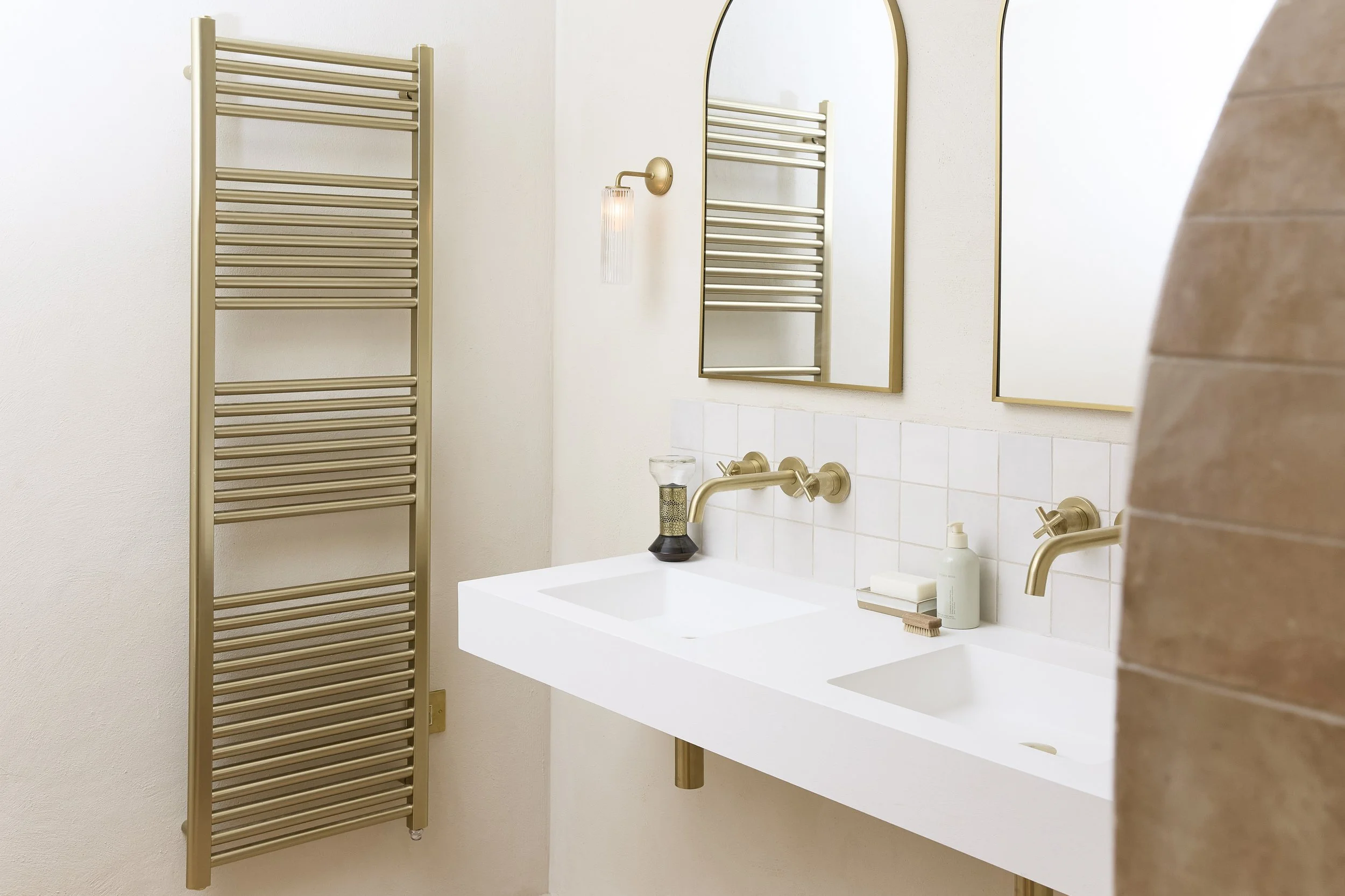 JJBathrooms-Bollowal Farm-Bathroom02-Maroc Porcelain Bianco & Marlborough Terracotta Arabesque-0Y3A1701.jpg