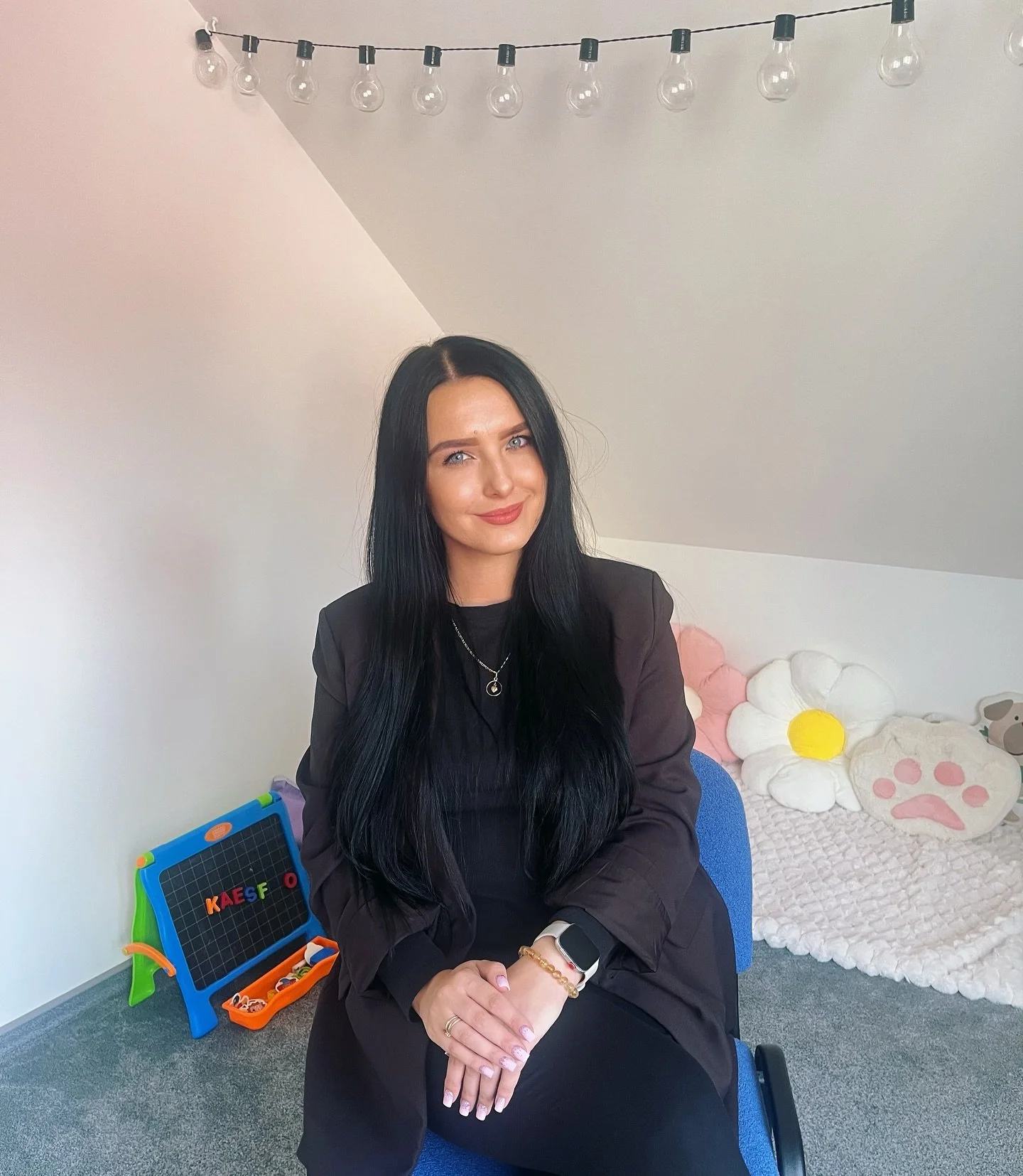 Pirmoji darbo savaitė &ldquo;Klasės be lubų&rdquo; vaikų užimtumo studijoje baigta! O mano &scaron;irdis pilna dėkingumo tėvams ir vaikučiams su kuriais &scaron;ią savaitę pradėjome draugystę ir esu tikra, kad pratęsime! 🧸🤎 
.
#klasebelubu #mokytoj