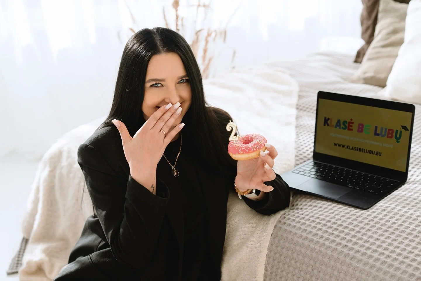 &Scaron;iandien www.klasebelubu.eu platformai - 2 💛

Per &scaron;iuos metus augo ne tik platforma.
Augau ir a&scaron;.

I&scaron; mokytojos, kuri kūrė priemones savo ugdytiniams,
į žmogų, kuris drįso svajoti plačiau, kurti daugiau ir tikėti savimi s