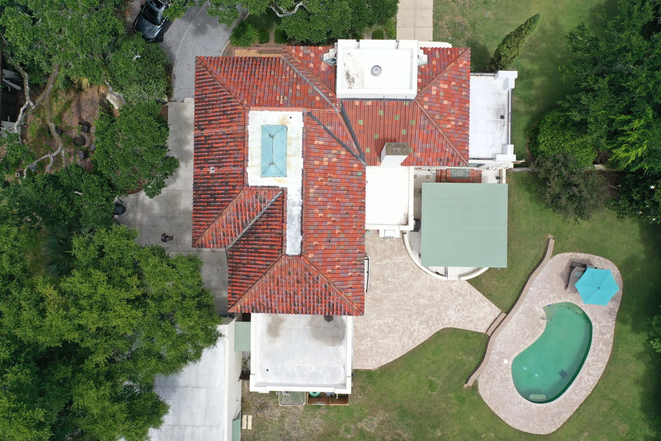 How Long Do Roofs Really Last in Florida? A Home Inspector Explains