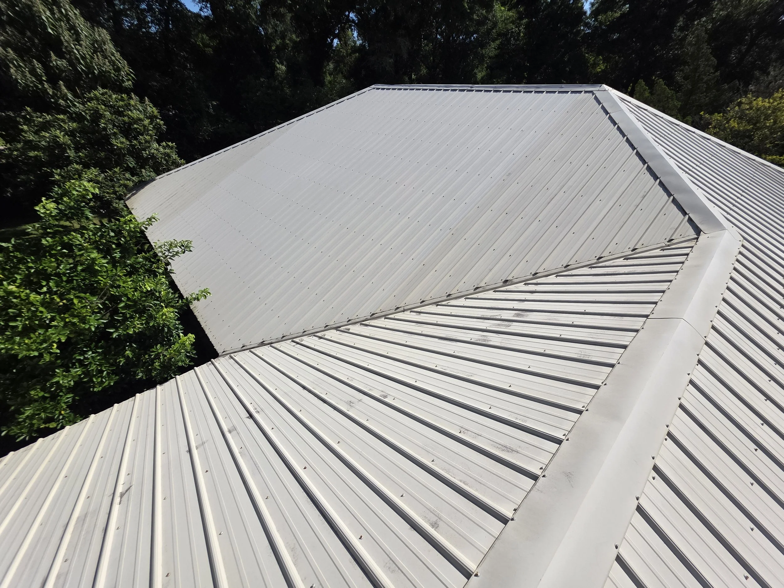 Roof inspection in Milton Florida by J. Gregory Home Inspections