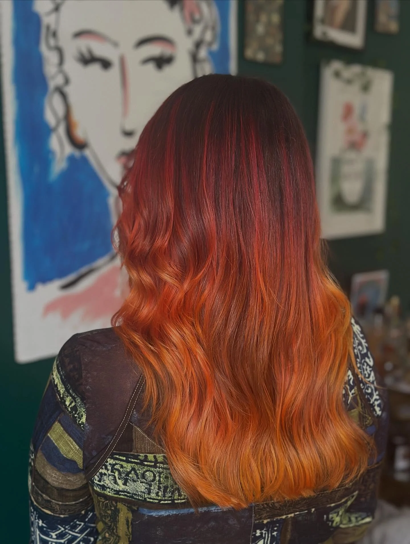 Like the trees outside, we shift and shed. 🍂

A fiery balayage inspired by the changing leaves, rich reds, glowing copper, and golden warmth.

Loved having full creative freedom on this transformation