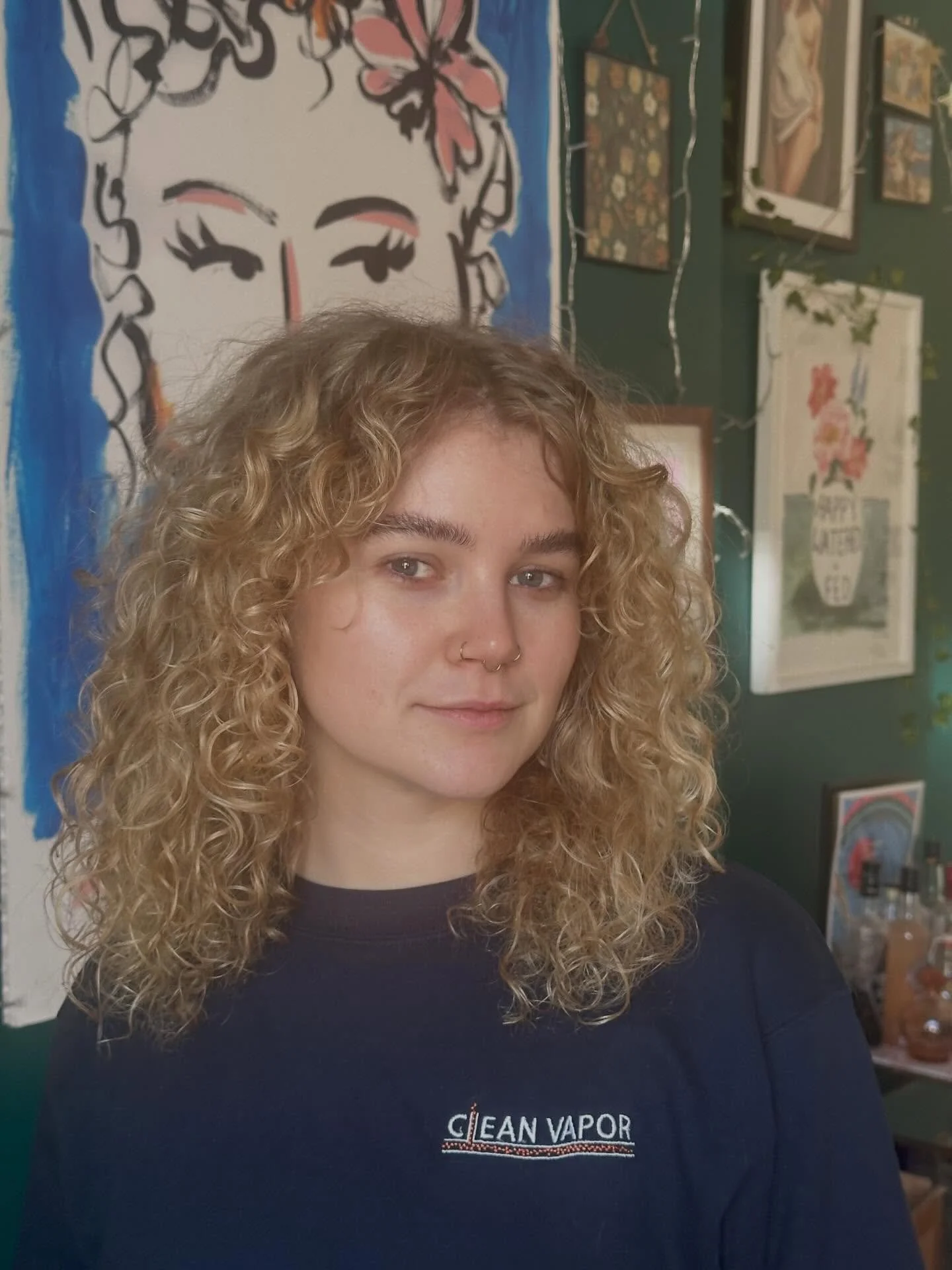 90s Julia Roberts cut with golden blonde highlights, we are slowly growing out a undercut so the layers have to be a little more conservative to protect the length but still allow the curls to bounce up