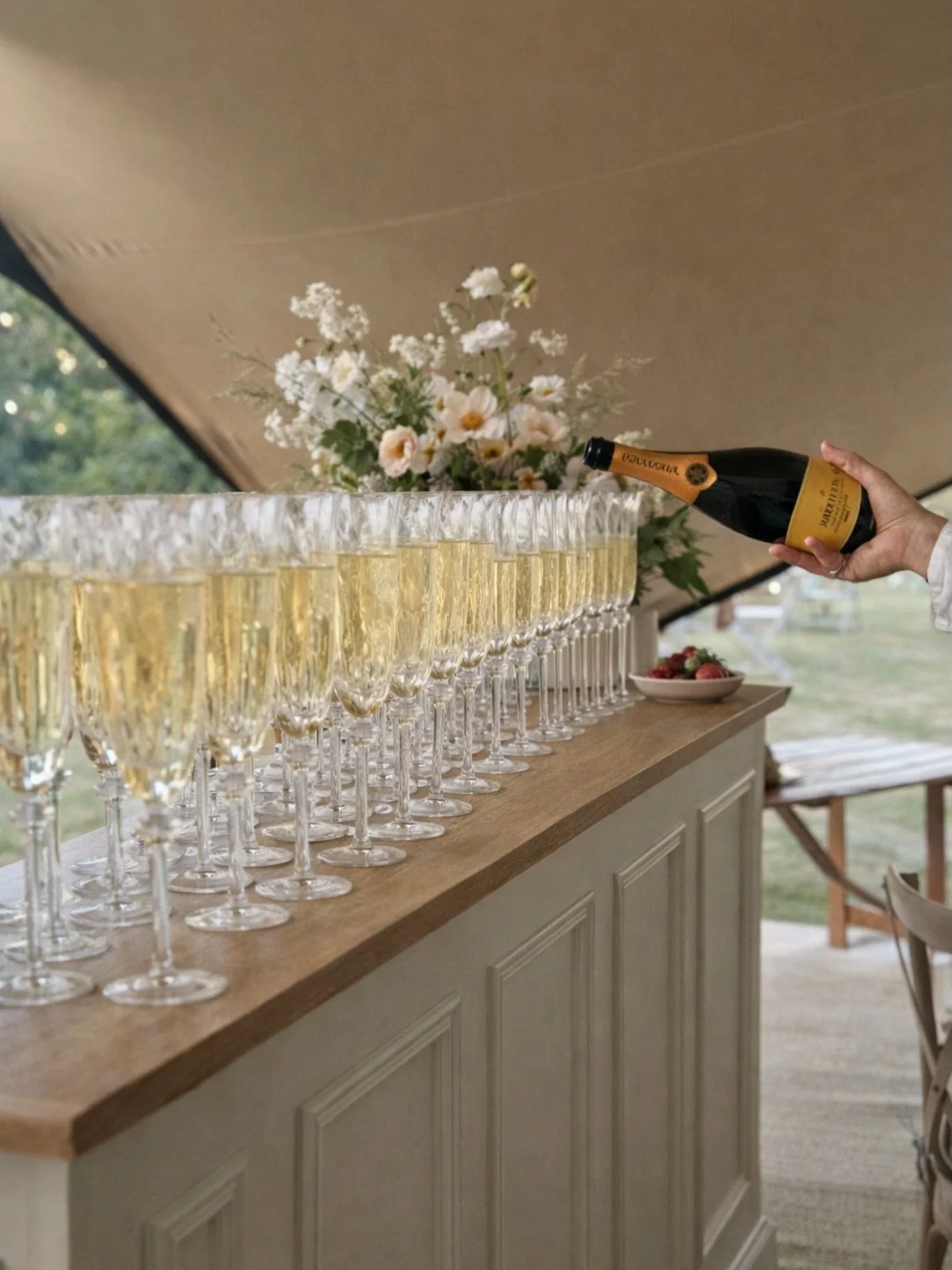 Ready. Set. Pour 🥂 Champagne reception at its best. 

#champagnereception #weddingreceptionchampagne #champagneplease #southdownsbarco