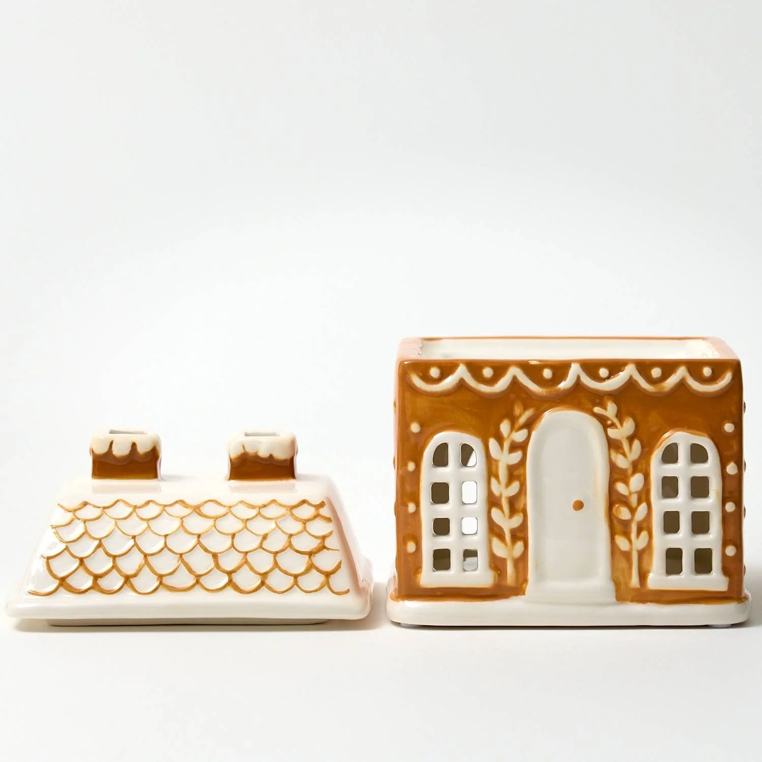 GingerbreadHouseFrontOn.jpg
