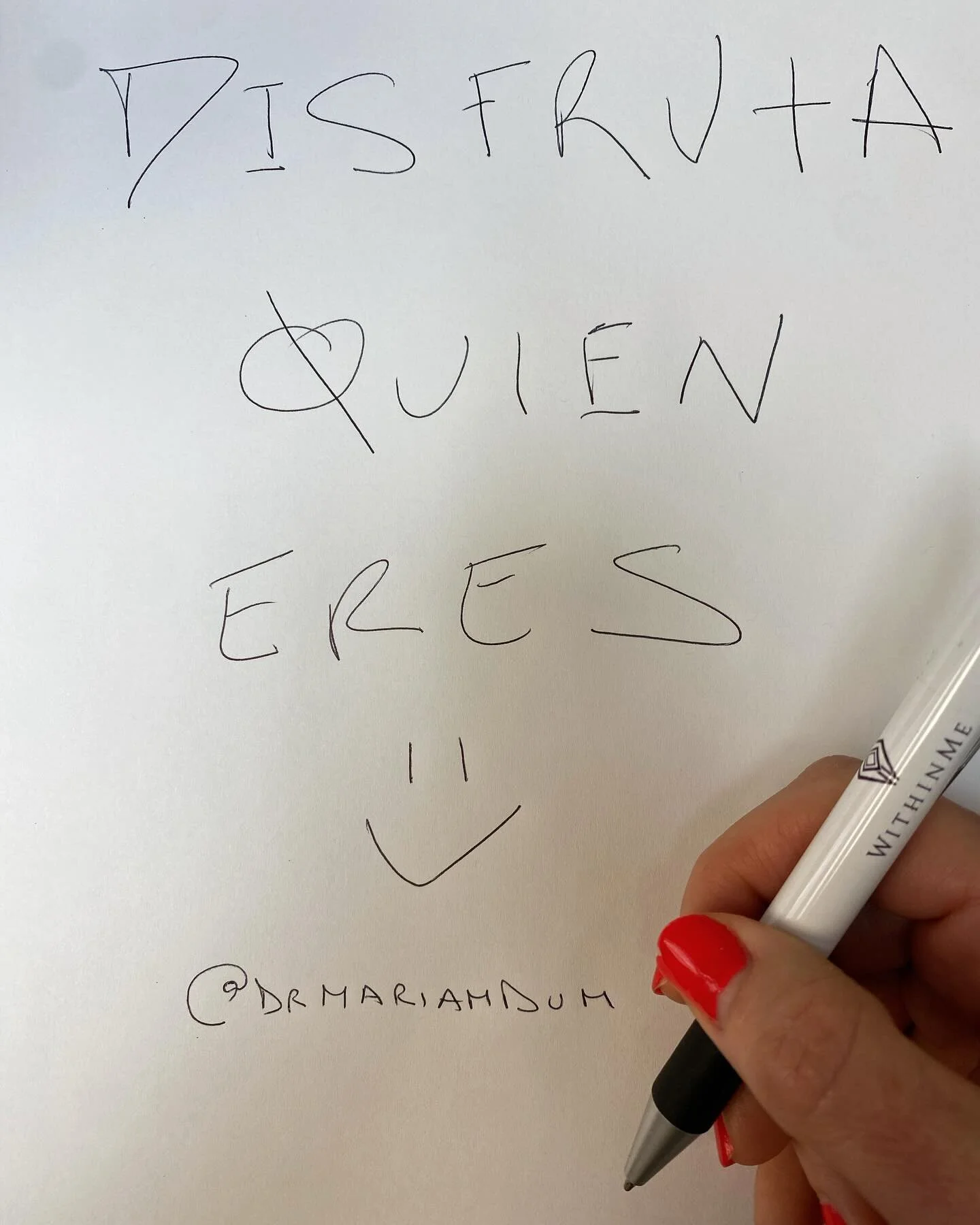 Quiero expresar mi gratitud a dos seres humanos que, a trav&eacute;s de su acompa&ntilde;amiento y ense&ntilde;anzas, me ayudaron a sumergirme en la frase &ldquo;disfruta quien eres&rdquo;. 

En la meditaci&oacute;n de hoy me reconect&oacute; con la 
