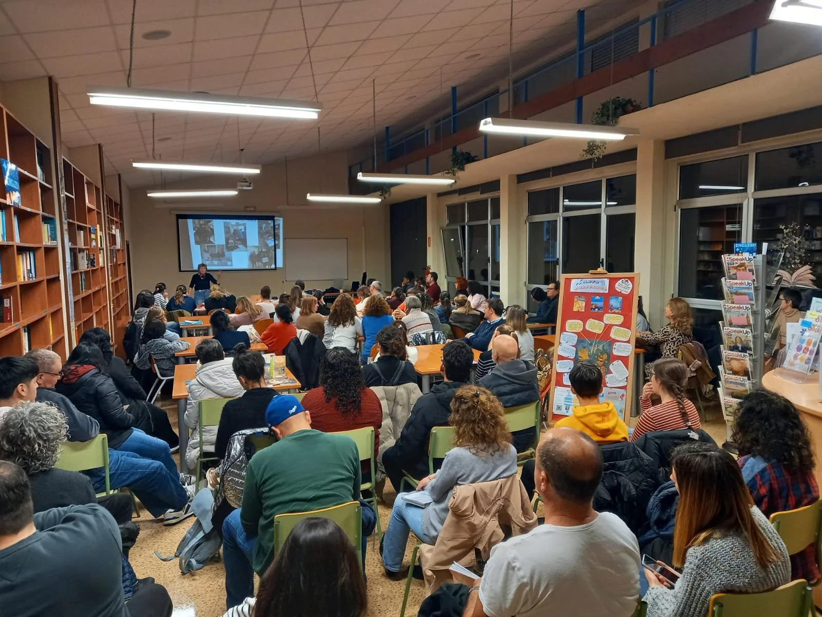 ane Cadwallader giving a talk about Adelante Africa to students at the Escuela Oficial de Idiomas in Torrelavega