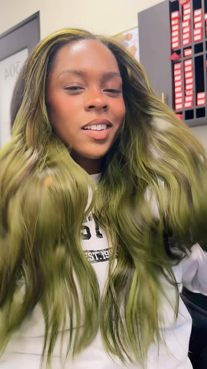 My hair journey wasn’t always smooth—and I still have a ways to go! I know what it’s like to struggle with hair that just won’t grow, to rely on extensions for confidence, and to feel like your hair doesn’t reflect the p