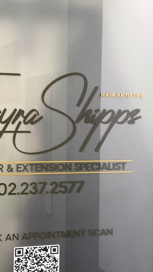 This is where the magic starts!
Natural light, coffee by request, tunes vibin’, and your next transformation just waiting to happen!
Every strand I touch gets treated like art — because around here, I don’t do basic. I do intentio