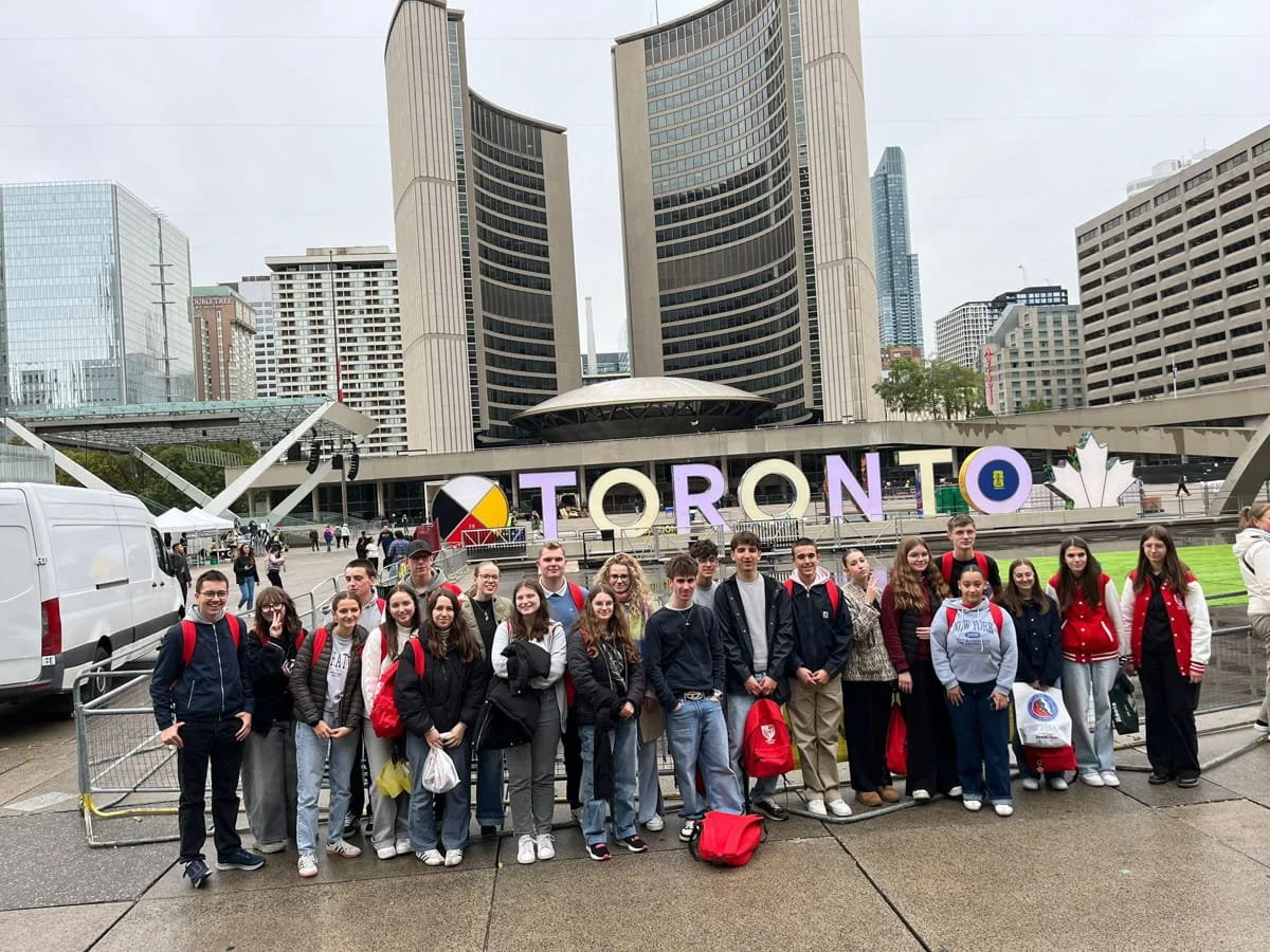 Toronto-sign-school-groups-english-outdoors.jpg