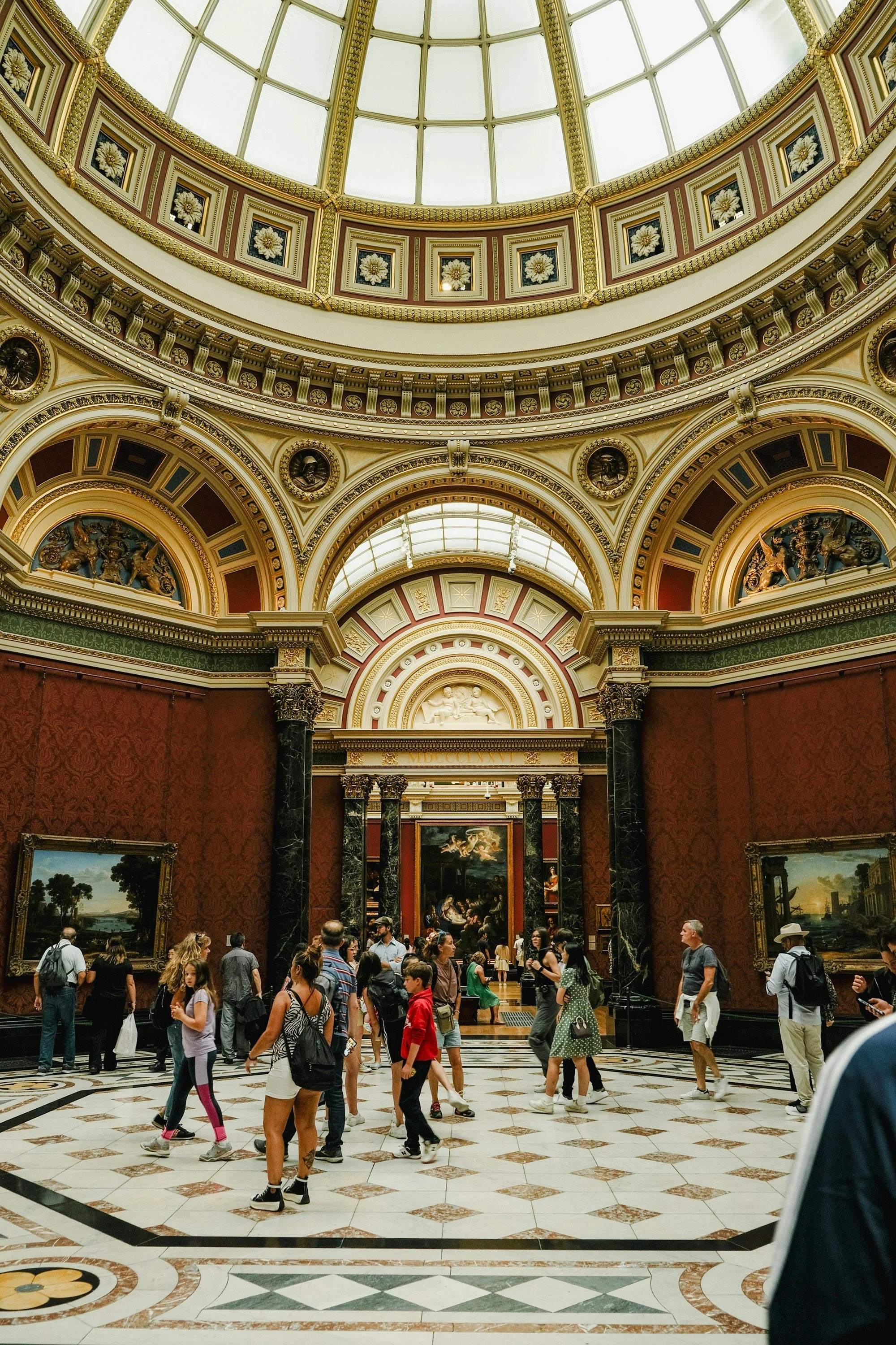 National Portrait Gallery (interior 1).jpg