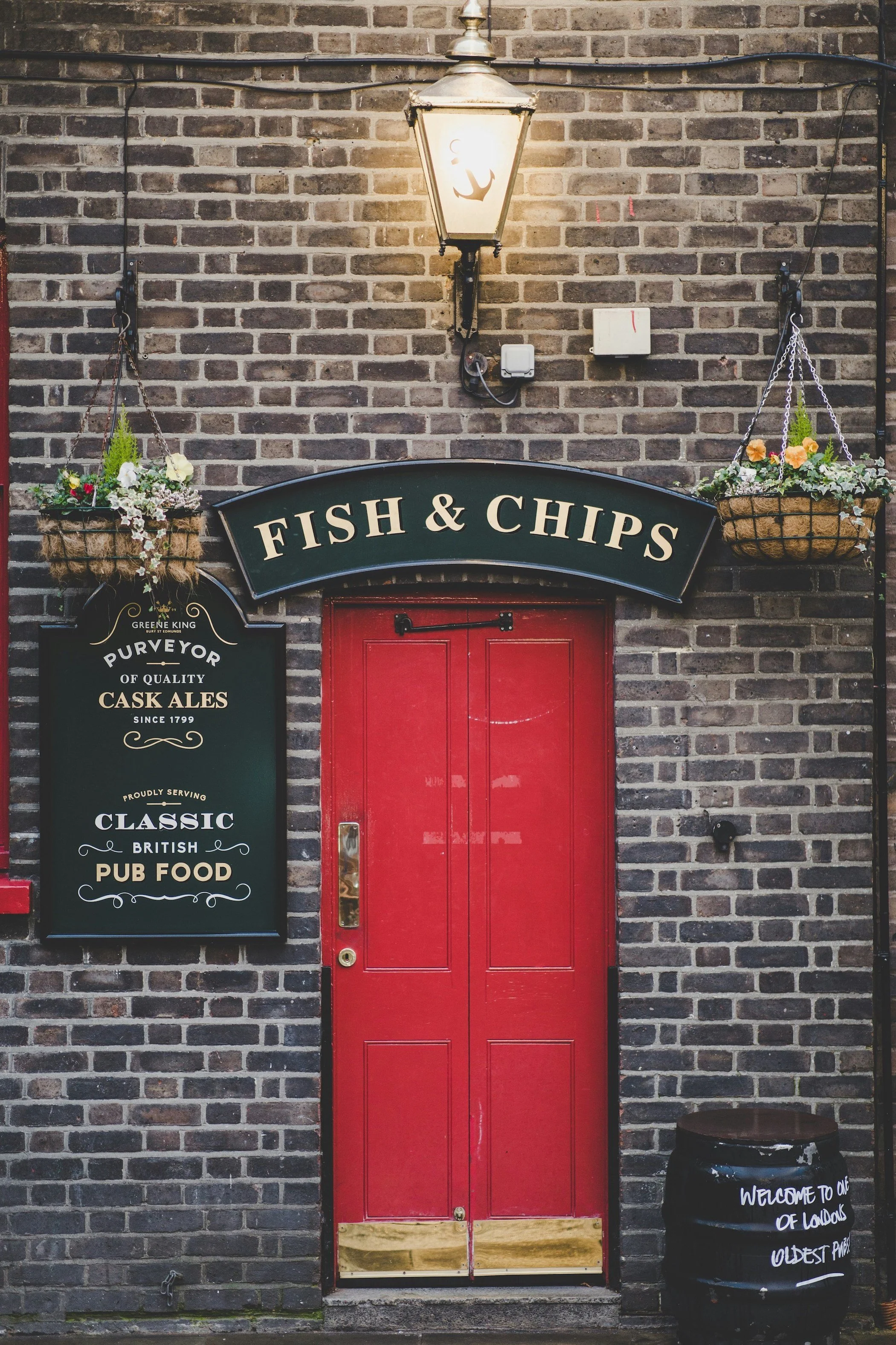London Pub 3.jpg