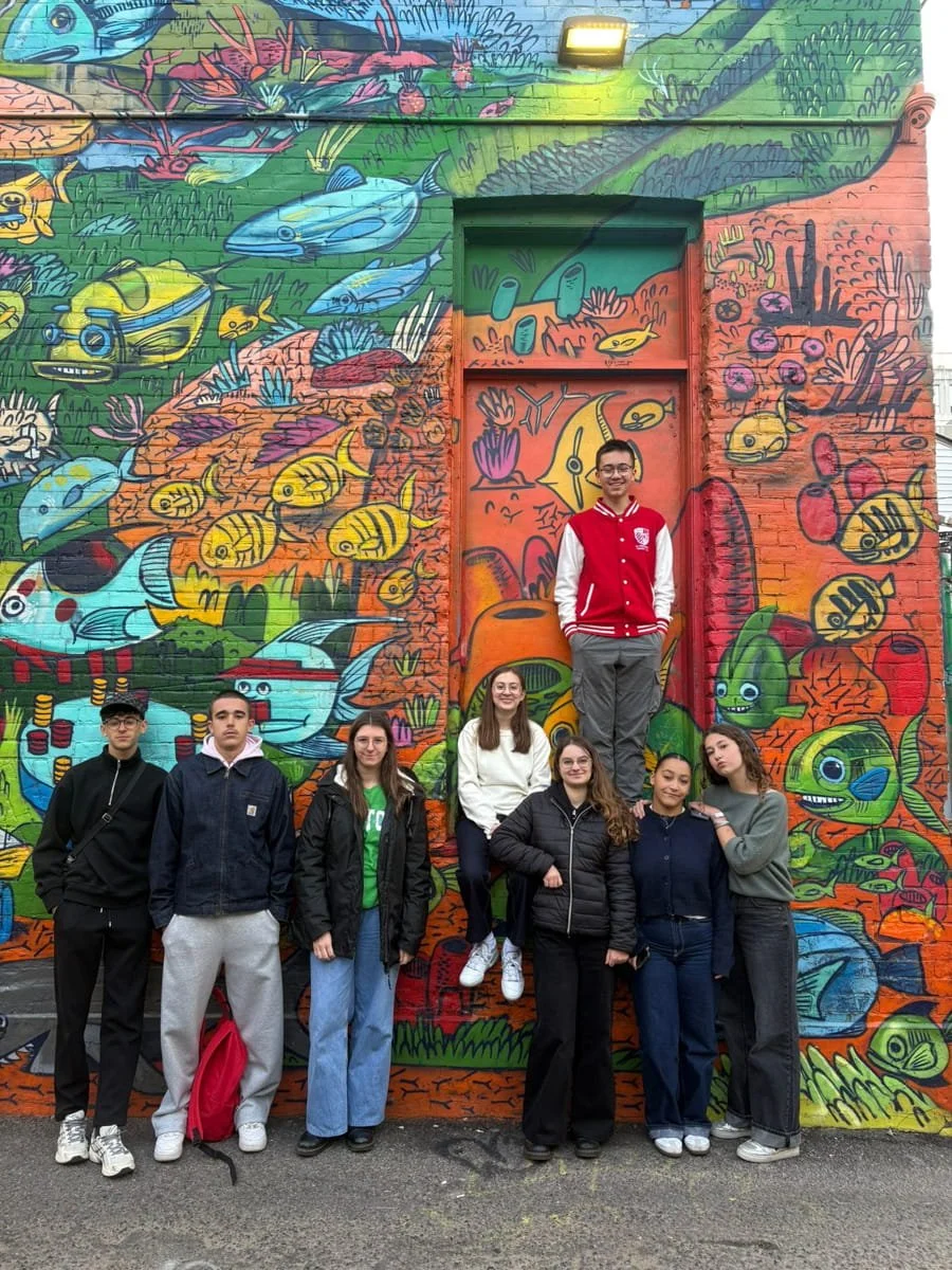 Class-excursion-at-Graffity-Alley-4-school-groups-english-outdoors.jpg
