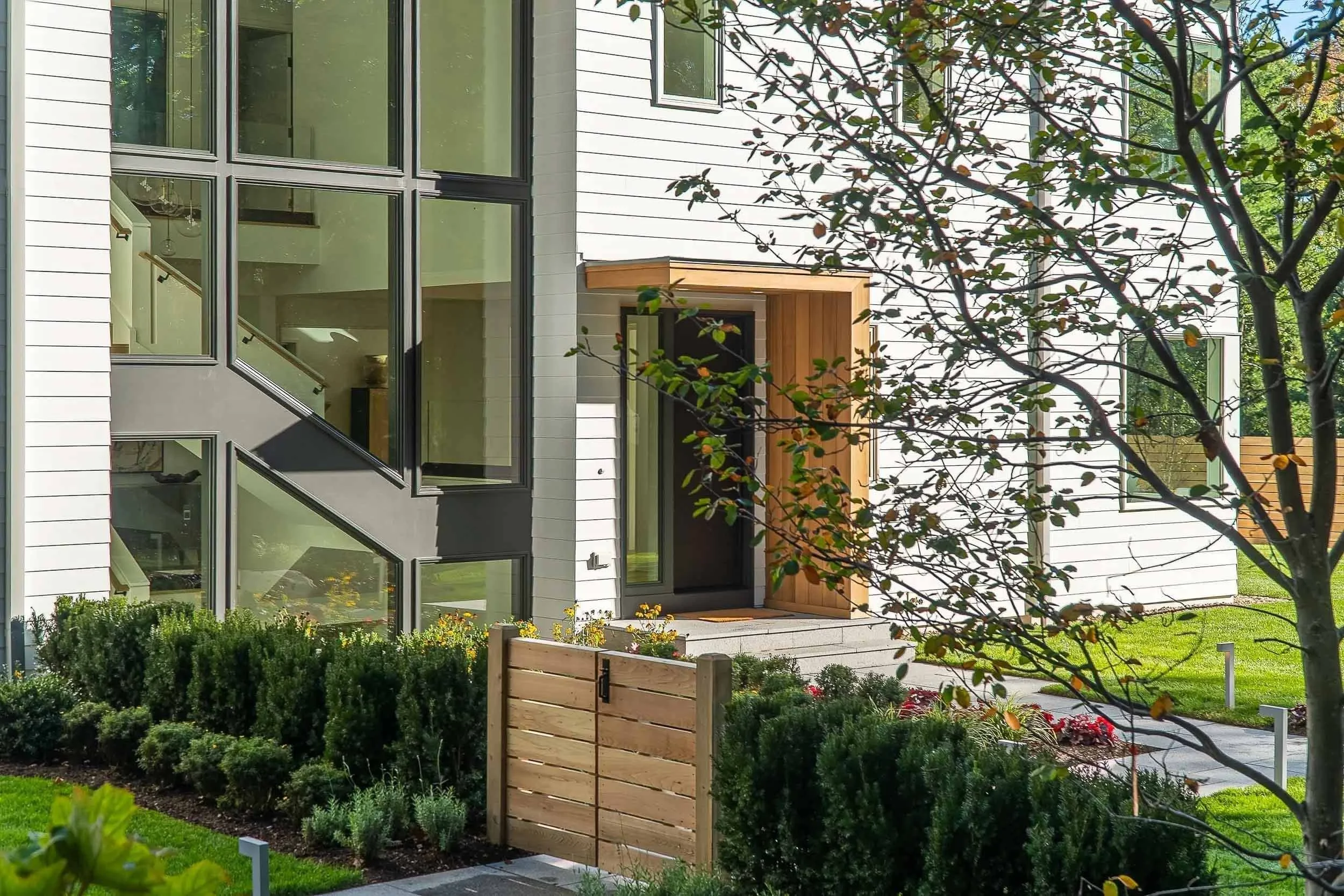 Contemporary Farmhouse Post.jpg