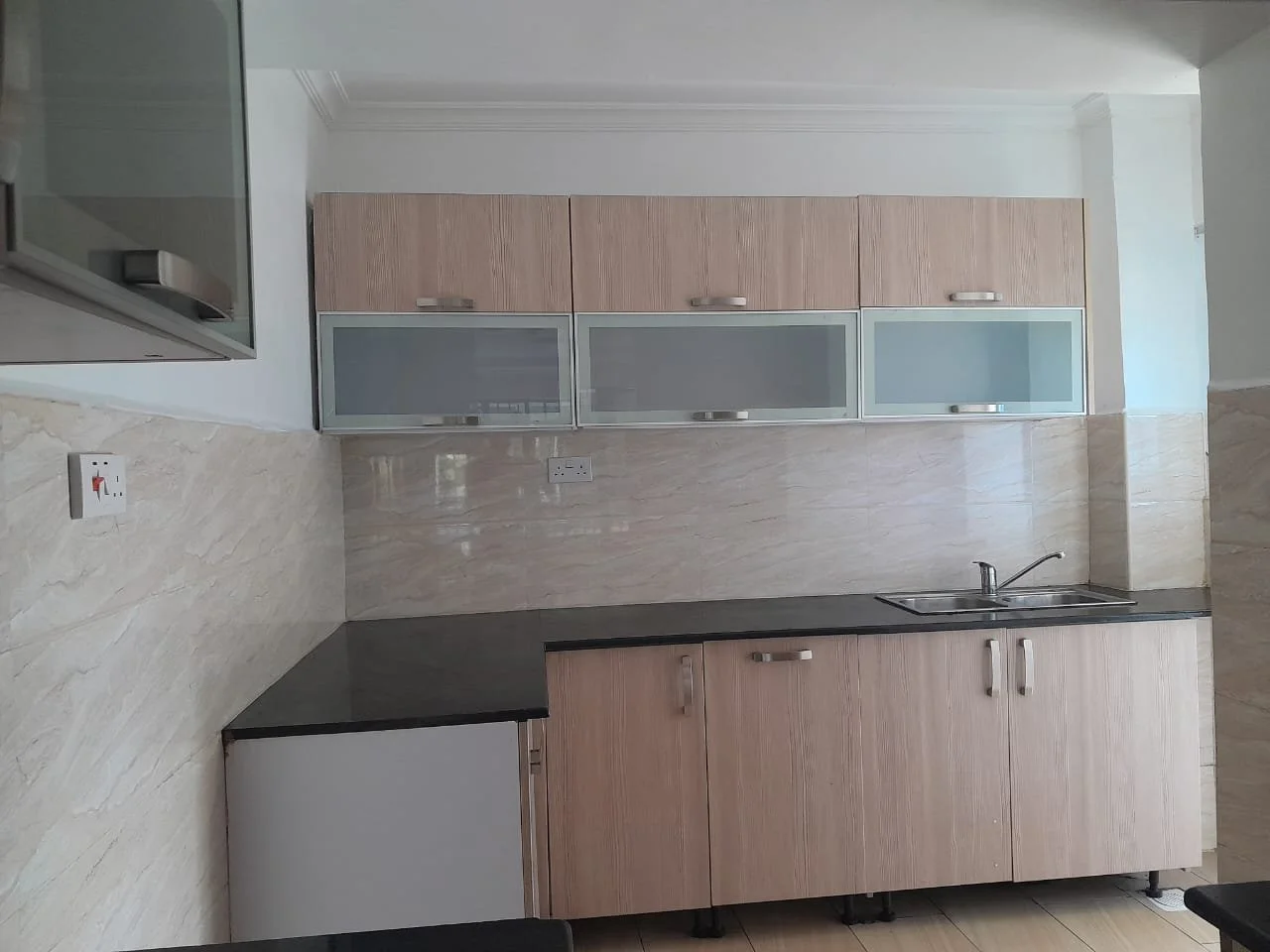 Modern 2-Bedroom, 2-Bath Apartment, Naivasha Road